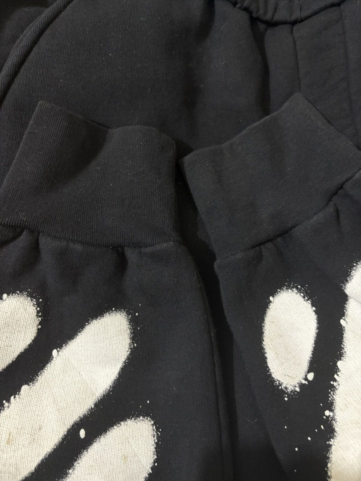 Off-White Y2K x OFF WHITE x Mirror Mirror Diagonal spray sweatpans Size US 32 / EU 48 - 6 Thumbnail