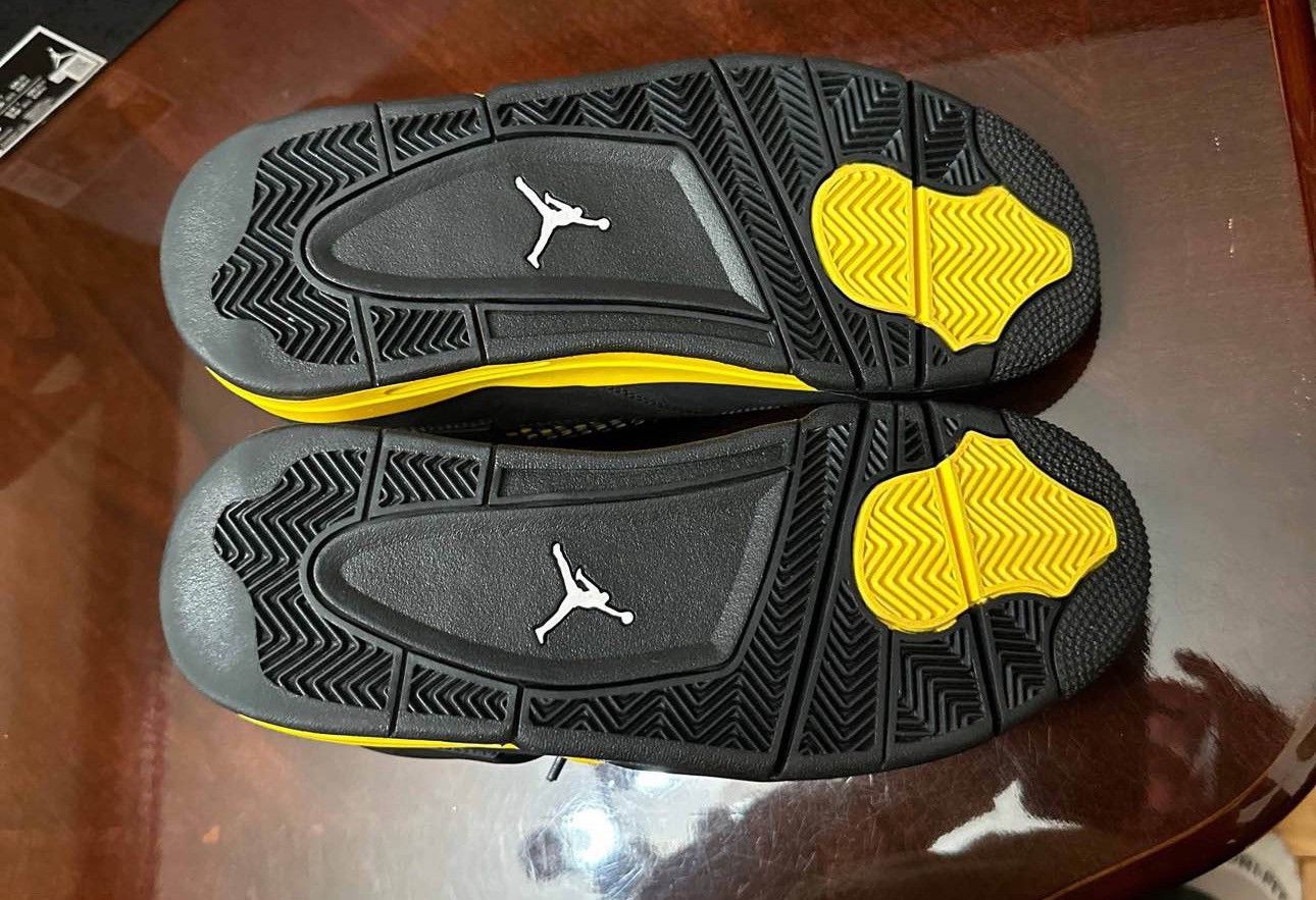 Jordan Brand Jordan 4 yellow thunder Size US 8 / EU 41 - 16 Thumbnail
