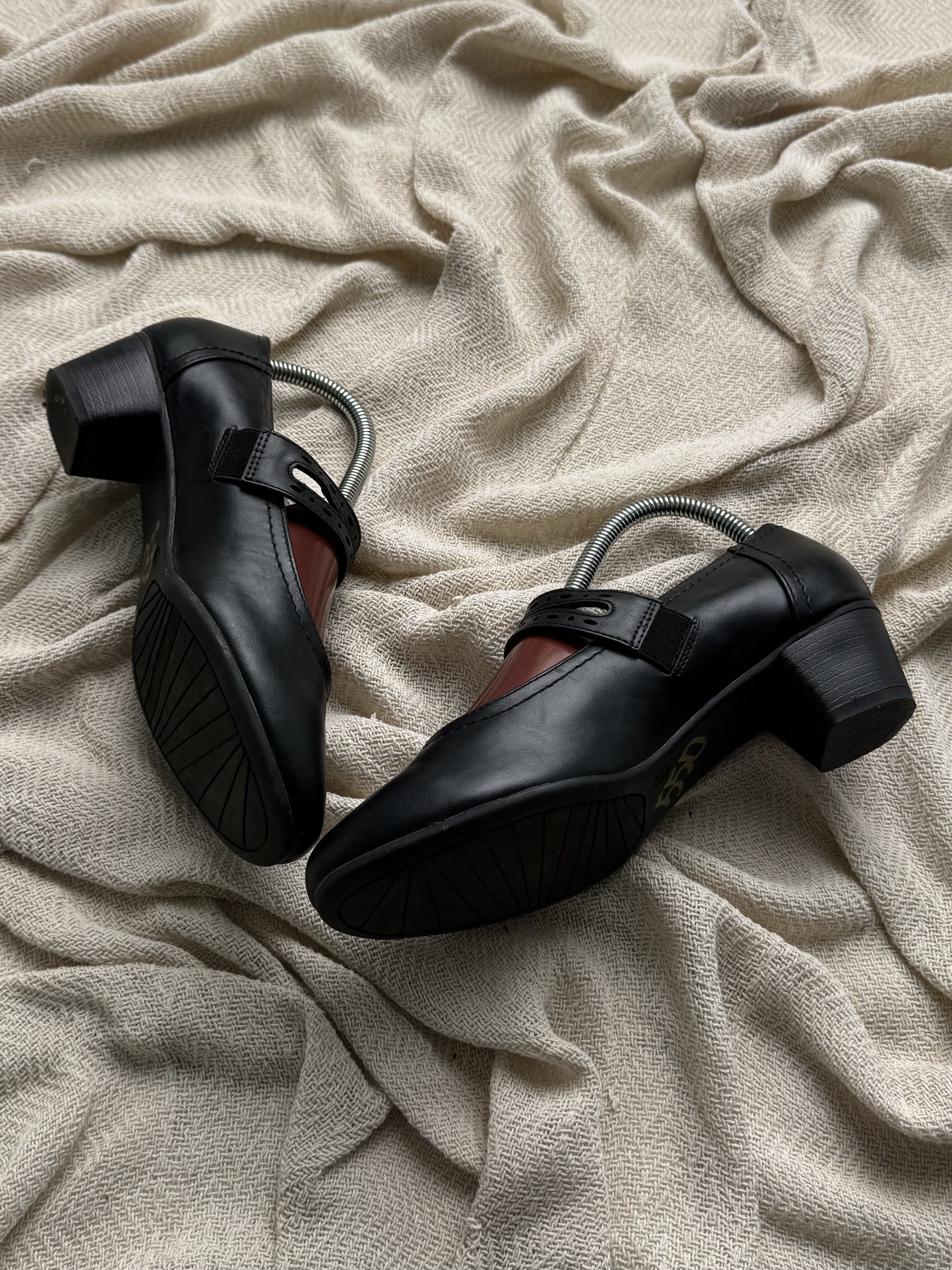 Vintage Vintage Leather Mary Jane Heels Block Heel Classic Shoes Size US 7.5 / IT 37.5 - 3 Thumbnail