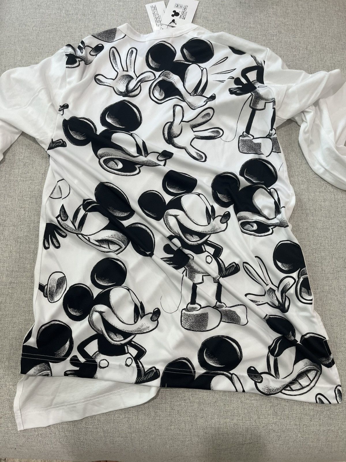 Comme des Garcons × Disney SS21 CDG Mickey Mouse Asymmetric Longsleeve Tee Size M / US 6-8 / IT 42-44 - 8 Thumbnail