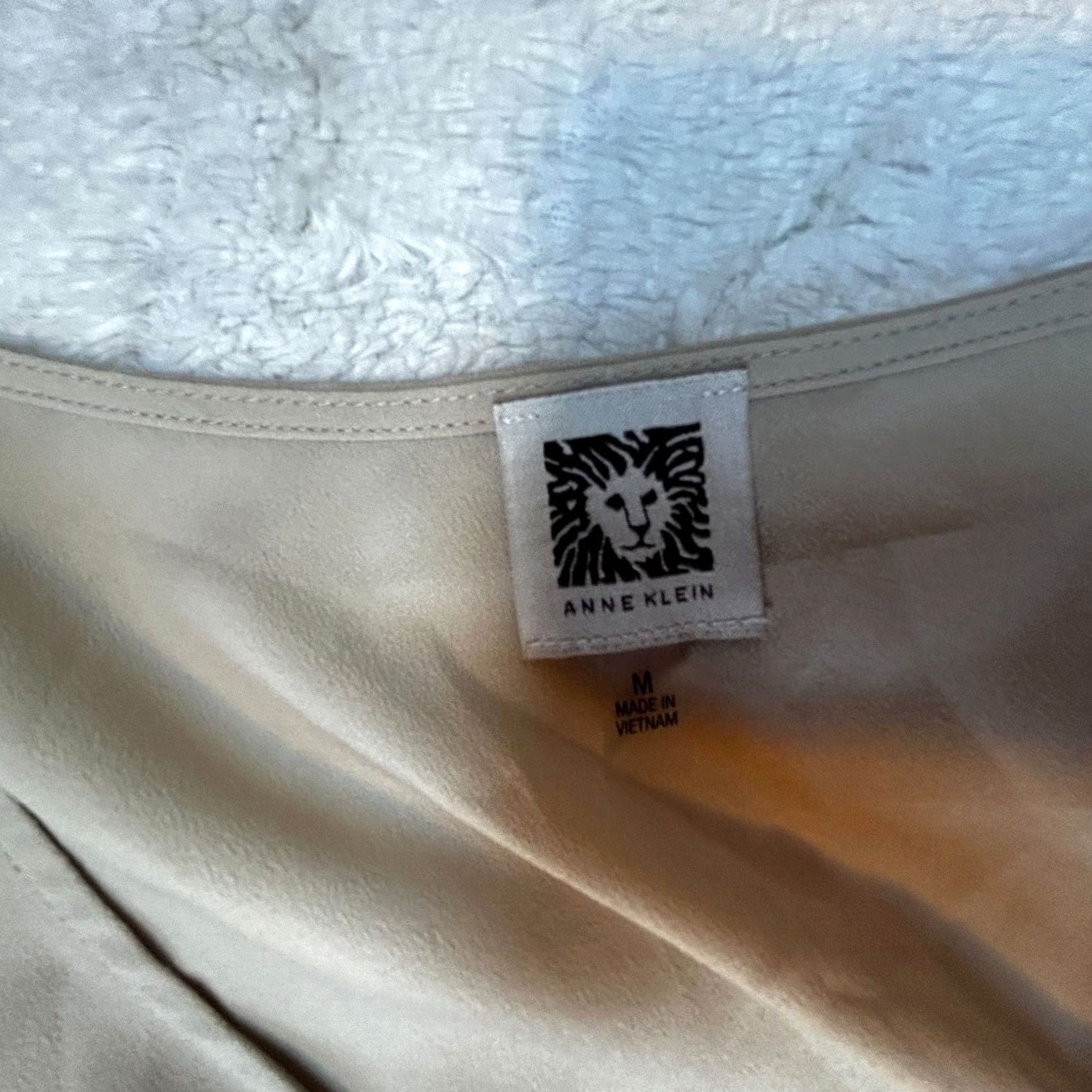Anne Klein Anne Klein Women's Scoop Neck Henley Button Chiffon Sleeveless Top Ivory Medium Size M / US 6-8 / IT 42-44 - 3 Thumbnail