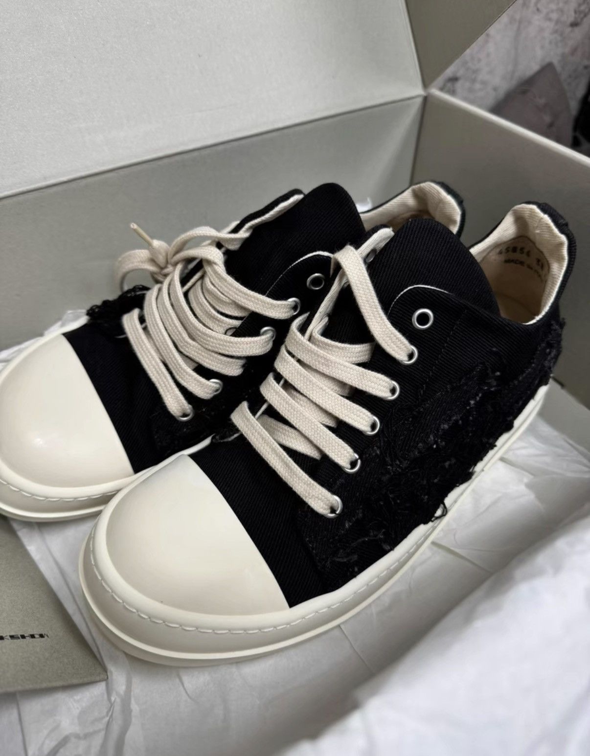 Rick Owens Rick Owens DRKSHDW Slash Cut Low Canvas Sneakers K37 Size US 8 / IT 38 - 7 Thumbnail