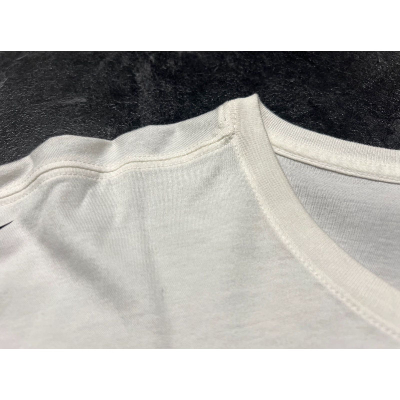 Nike VINTAGE NIKE WHITE T-SHIRT GIANT SWOOSH LOGO TEE SIZE XXL 2XL UNISEX ADULTS Size US XXL / EU 58 / 5 - 6 Thumbnail