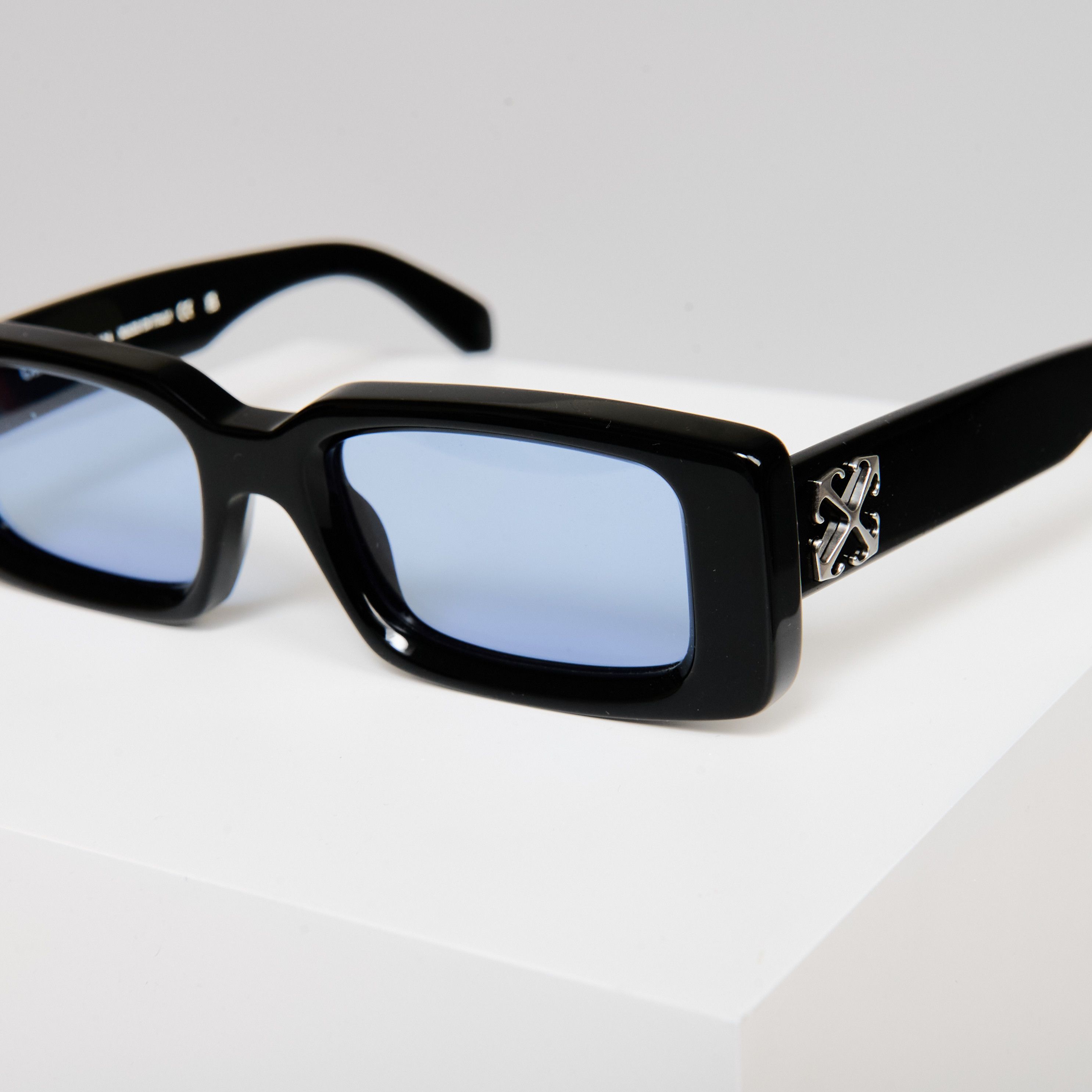 Off-White OFF WHITE Arthur Sunglasses BLACK/BLUE Size ONE SIZE - 2 Thumbnail