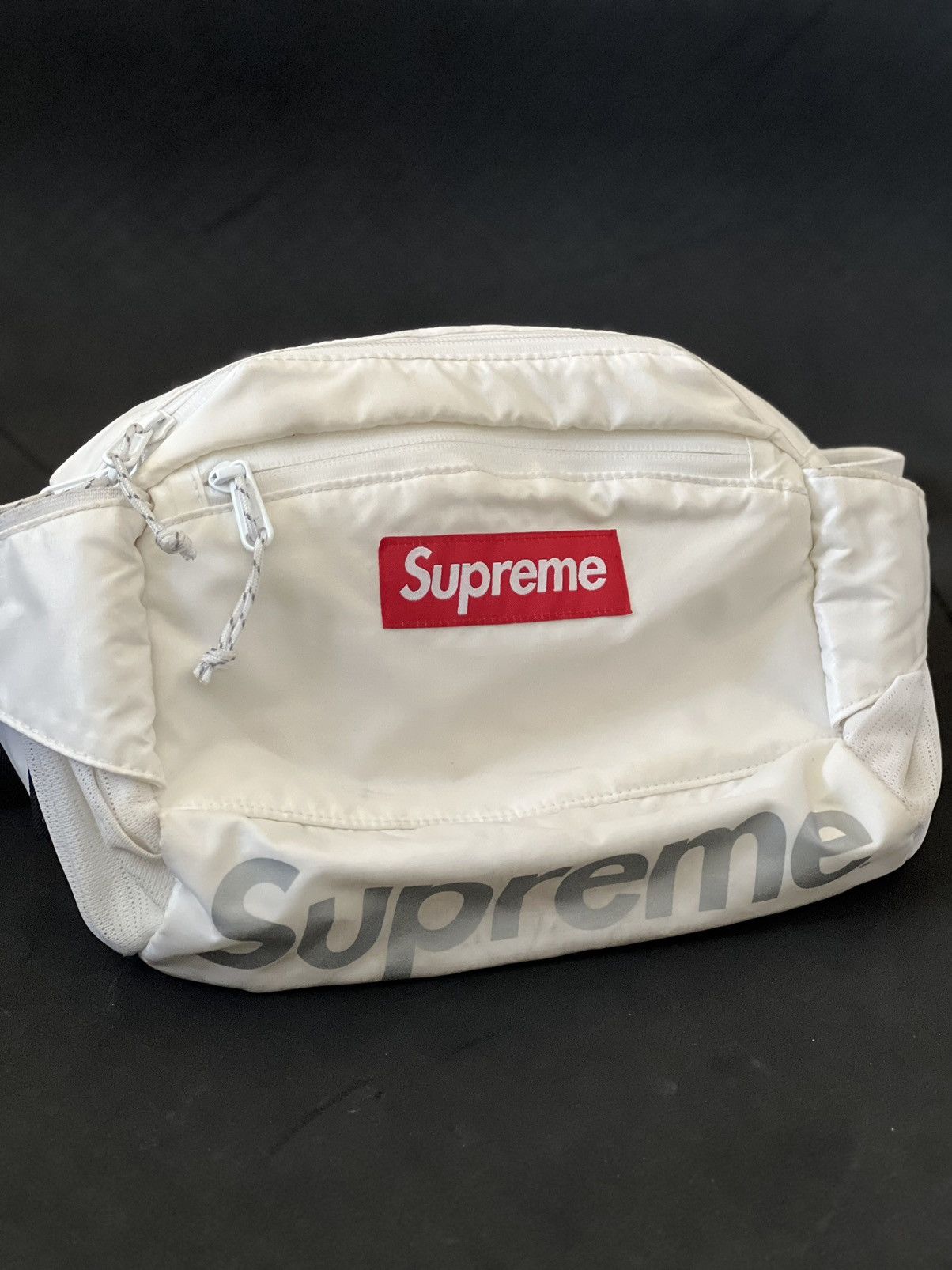 Supreme Logo Waist Bag uggggg White