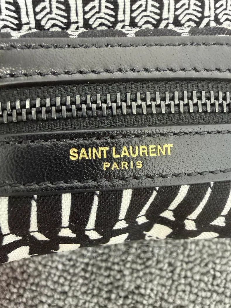 Saint Laurent Paris Saint Laurent Paris Mini Skull Double Shoulder Bag Keychai Size ONE SIZE - 4 Thumbnail