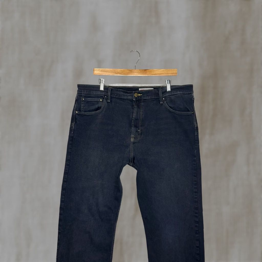 Wrangler Wrangler Jeans Dark Wash Relaxed Fit Mens 38x30 Leather? Wait: This is wrong. Size US 38 / EU 54 - 1 Thumbnail