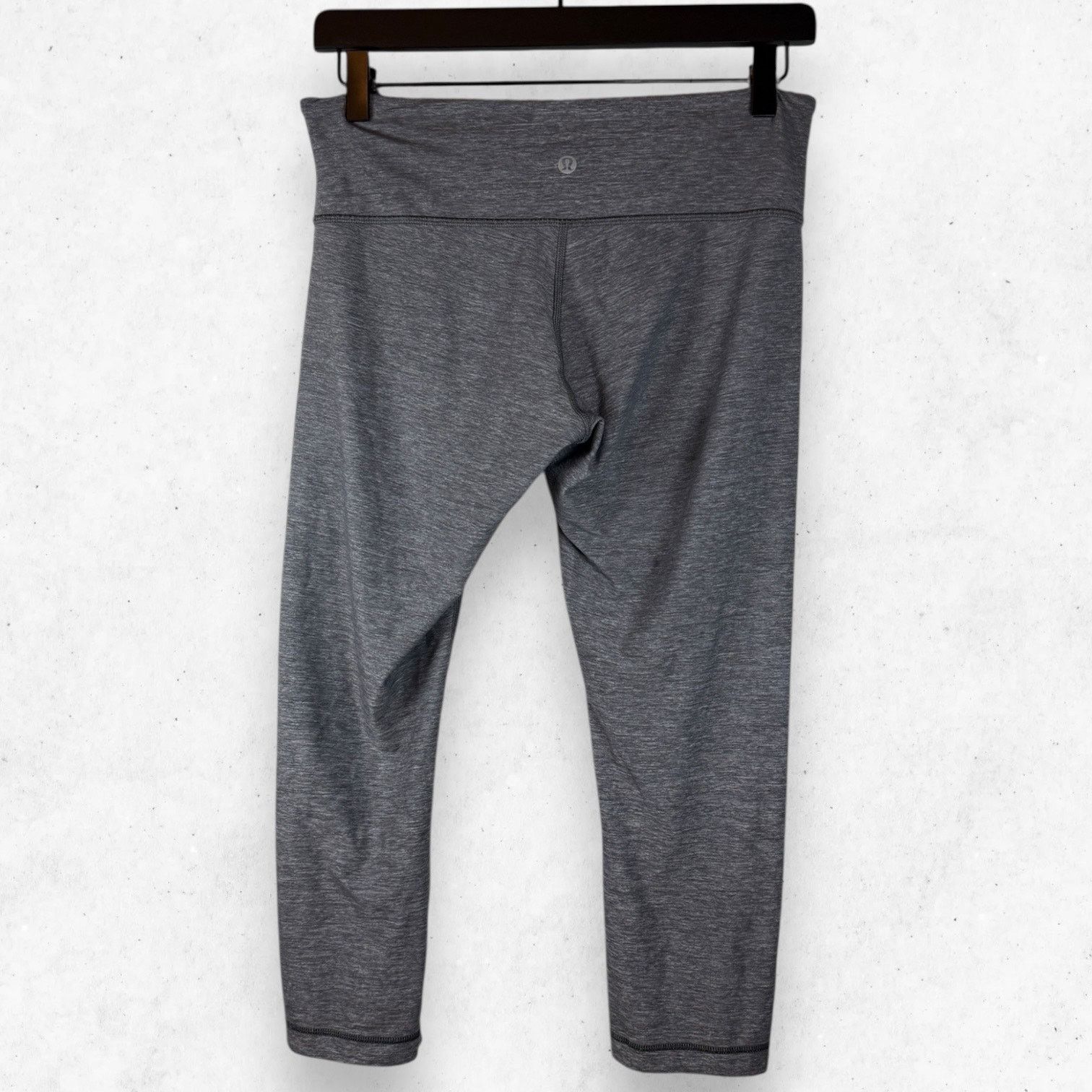 Lululemon Lululemon Crop Leggings Women’s Size 8 Heathered Gray Size 30" / US 8 / IT 44 - 2 Thumbnail