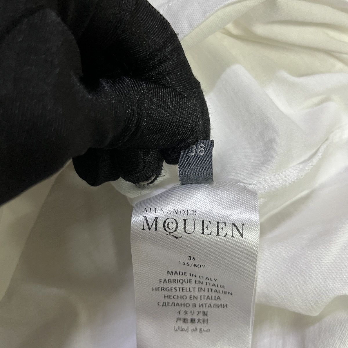 Alexander McQueen Alexander McQueen AMQ T Shirt Size S / US 4 / IT 40 - 6 Thumbnail