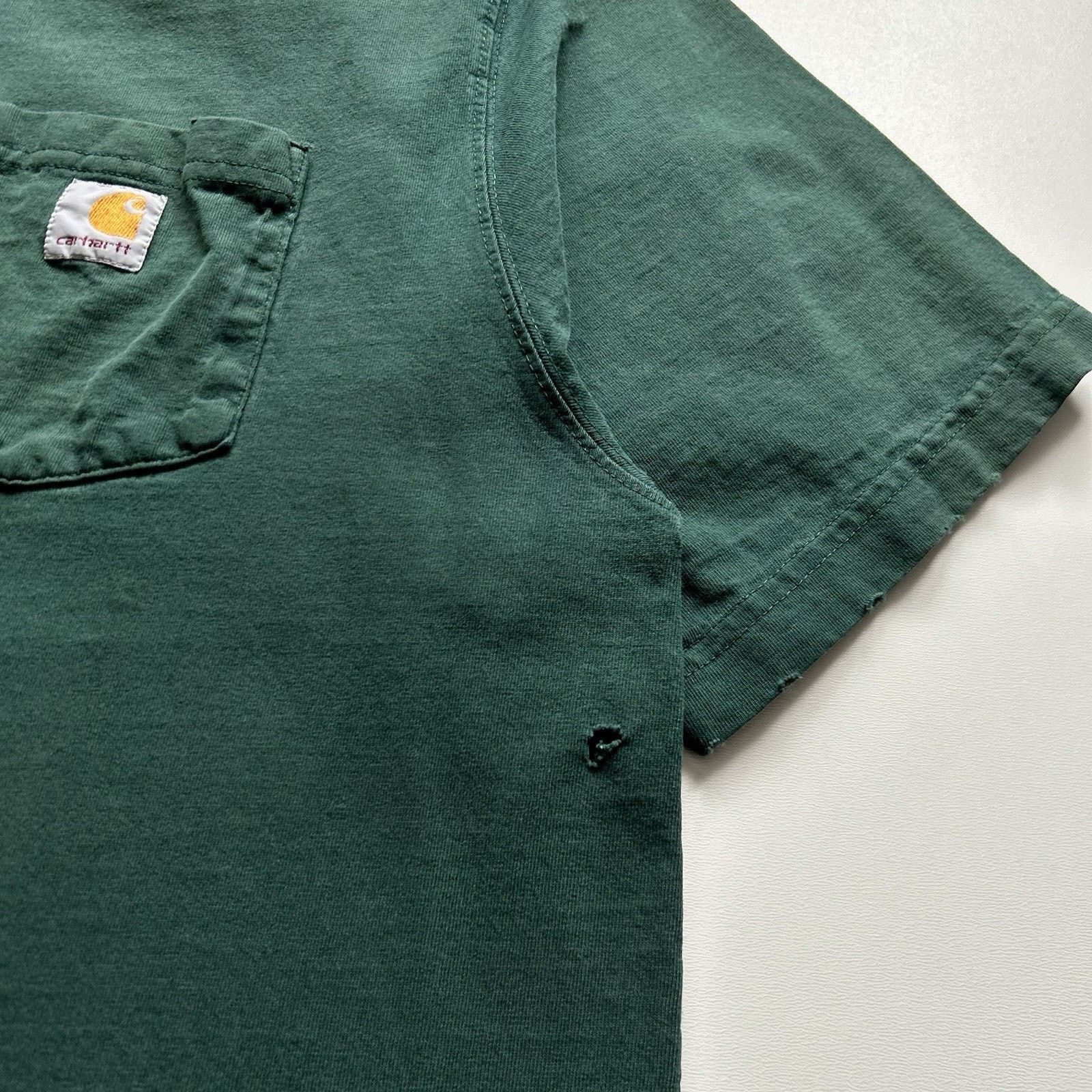 Carhartt Vintage Carhartt Pocket T Shirt Large Green Y2K Distressed Size US L / EU 52-54 / 3 - 4 Thumbnail