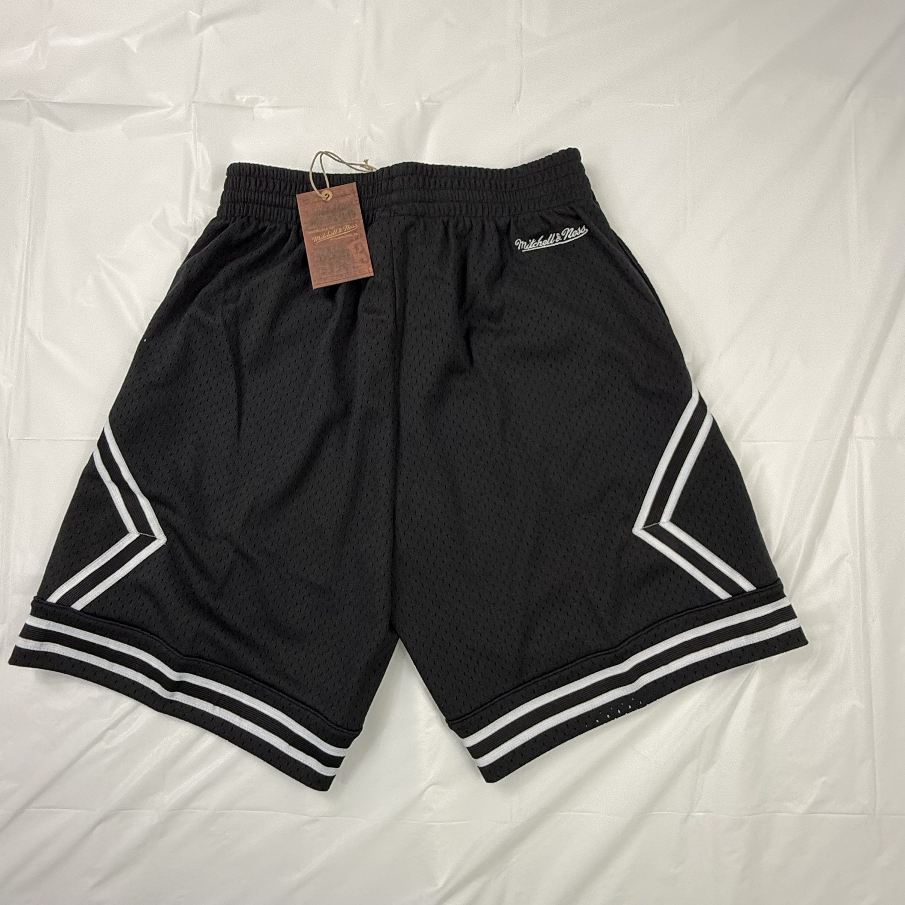 Mitchell & Ness Mitchell & Ness Mens Branded Diamond Mesh Shorts Medium Size US 32 / EU 48 - 2 Thumbnail