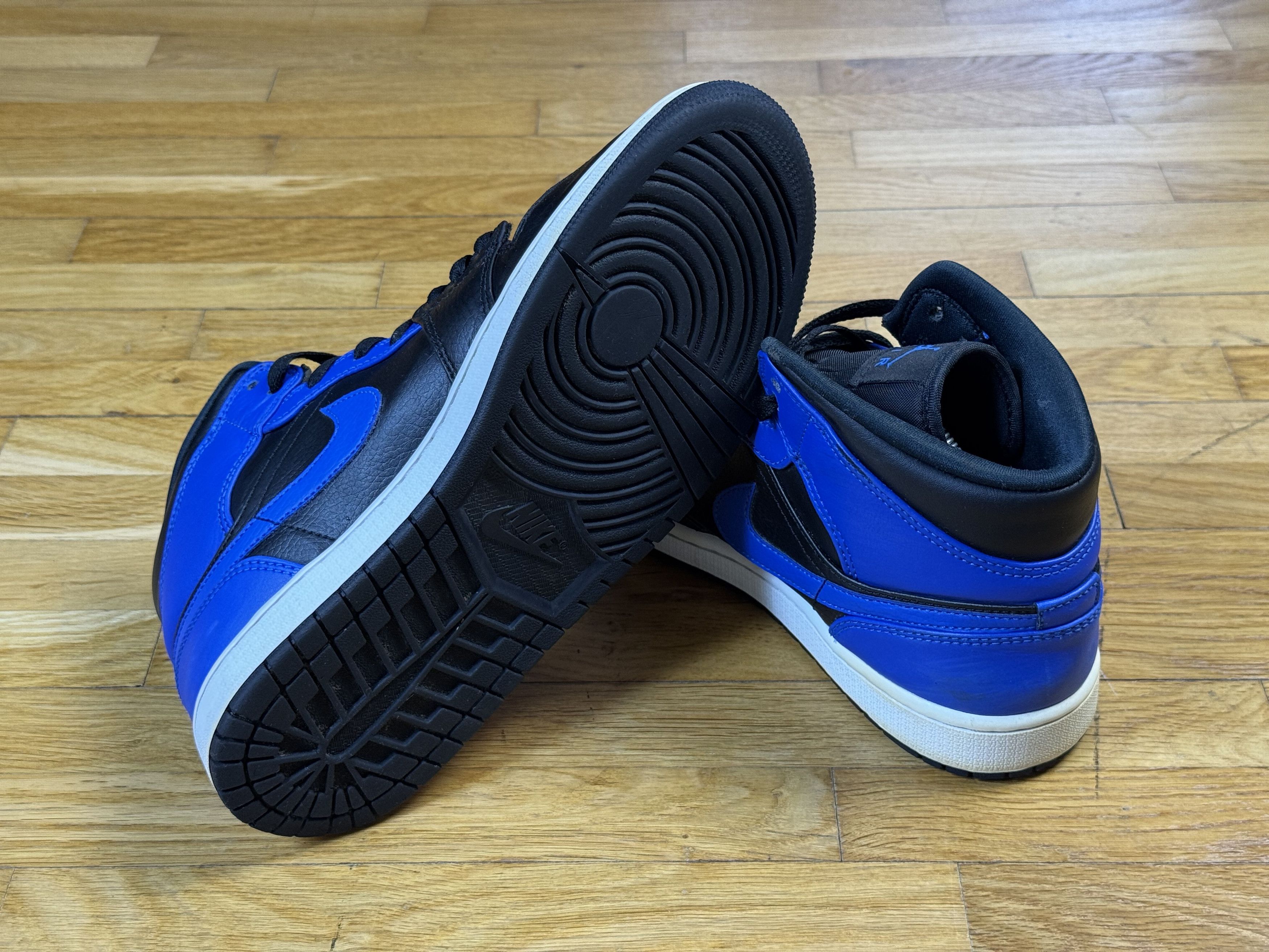 Nike Shoes NIKE AIR JORDAN 1 Mid Hyper Royal Size US 9 / EU 42 - 5 Thumbnail