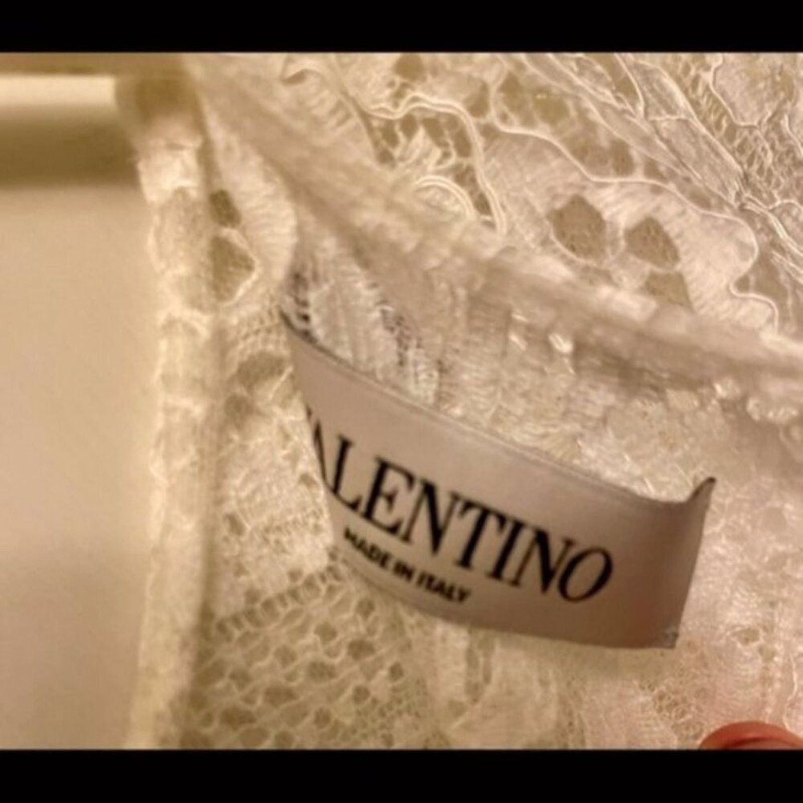 Valentino Valentino Lace Short Sleeve Shirt White size 6 Size M / US 6-8 / IT 42-44 - 6 Thumbnail