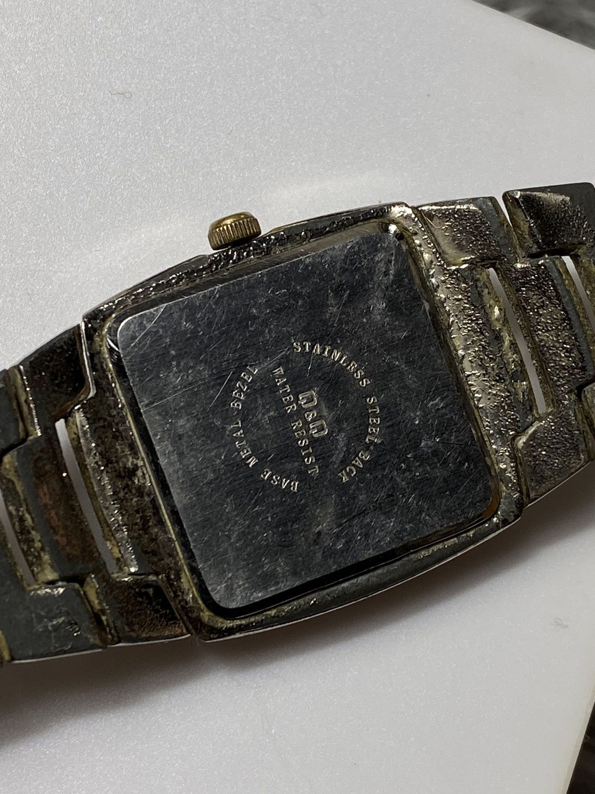 Japanese Brand Q&Q Retro Quartz Watch - Classic Japanese Brand Size ONE SIZE - 5 Thumbnail