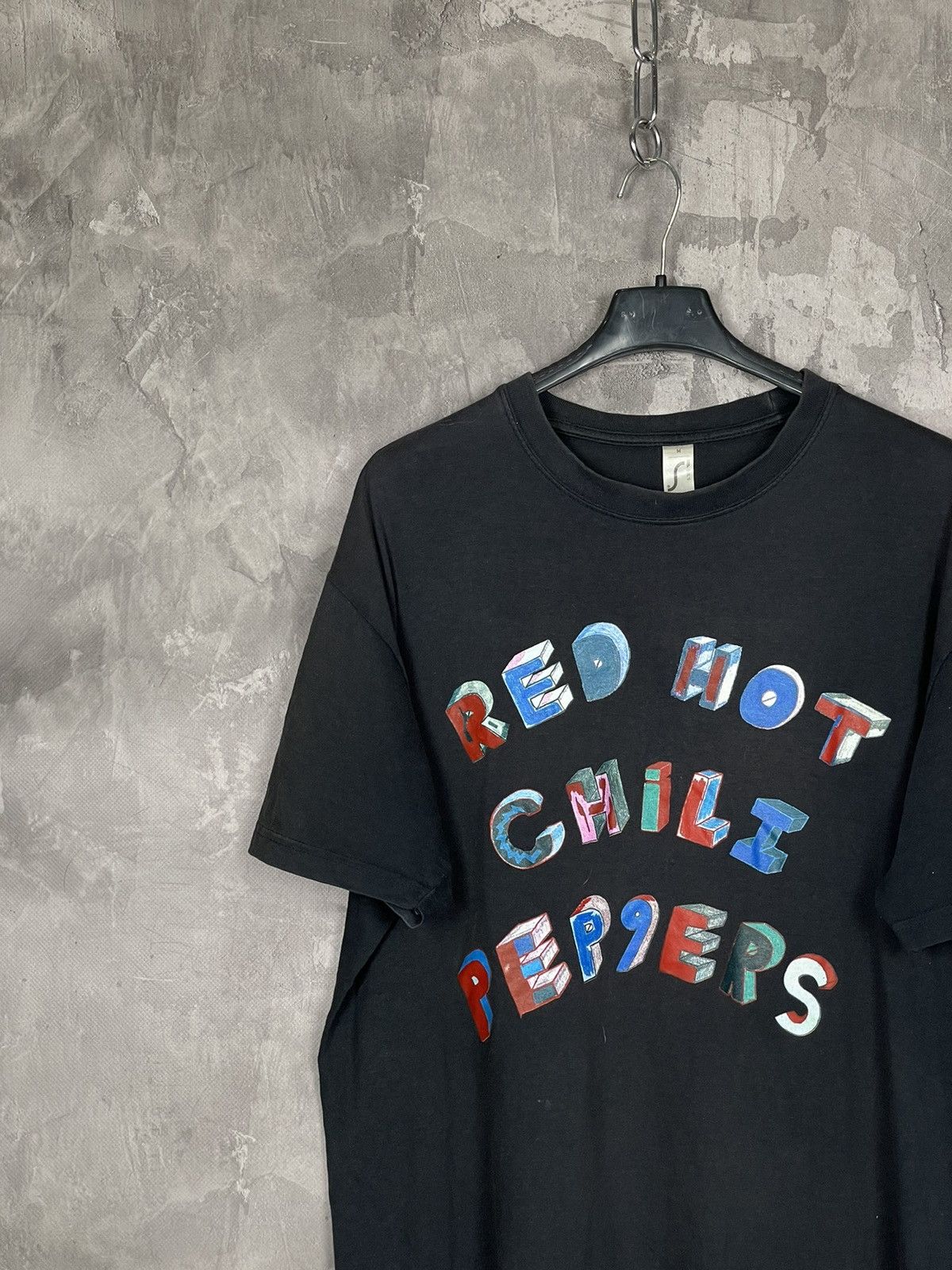 Band Tees Vintage Red Hot Chilli Peppers Rock Band Punk tee 90’s Size US M / EU 48-50 / 2 - 3 Thumbnail