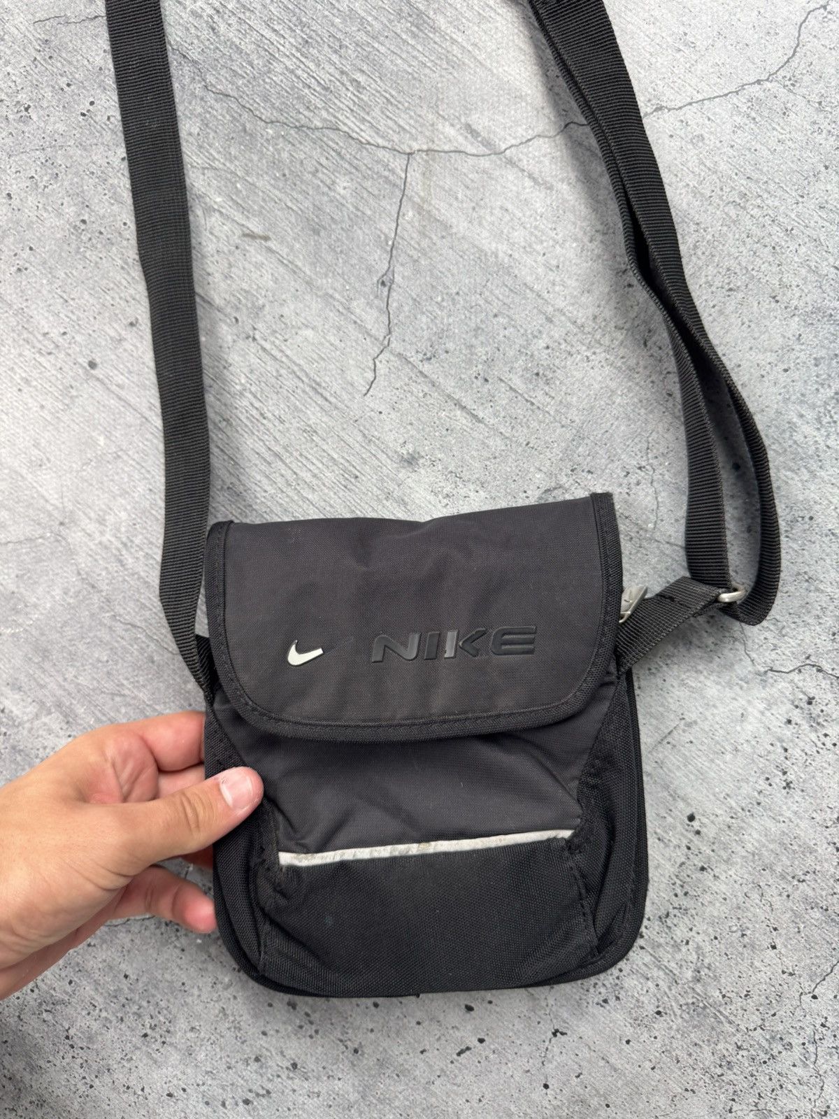 Nike Vintage Nike Swoosh Bag Messenger Bag Nike vintage Size ONE SIZE - 1 Thumbnail