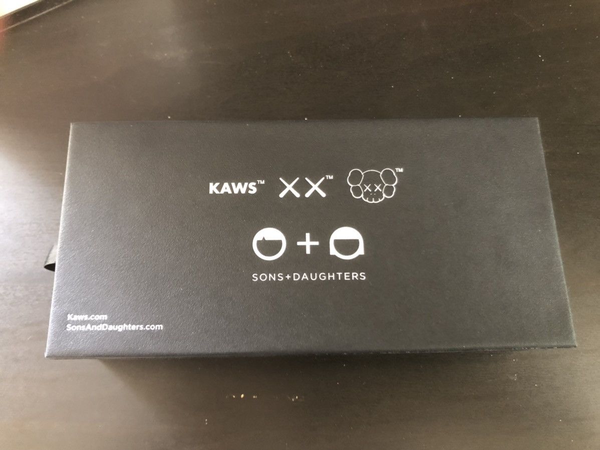 Kaws Kaws x SD Kid Sunglasses Grey Size ONE SIZE - 5 Thumbnail