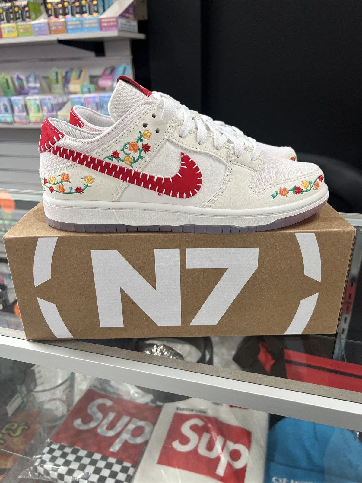 Nike Nike dunk sb low Decon n7 red Size US 5.5 / EU 38 - 1 Thumbnail