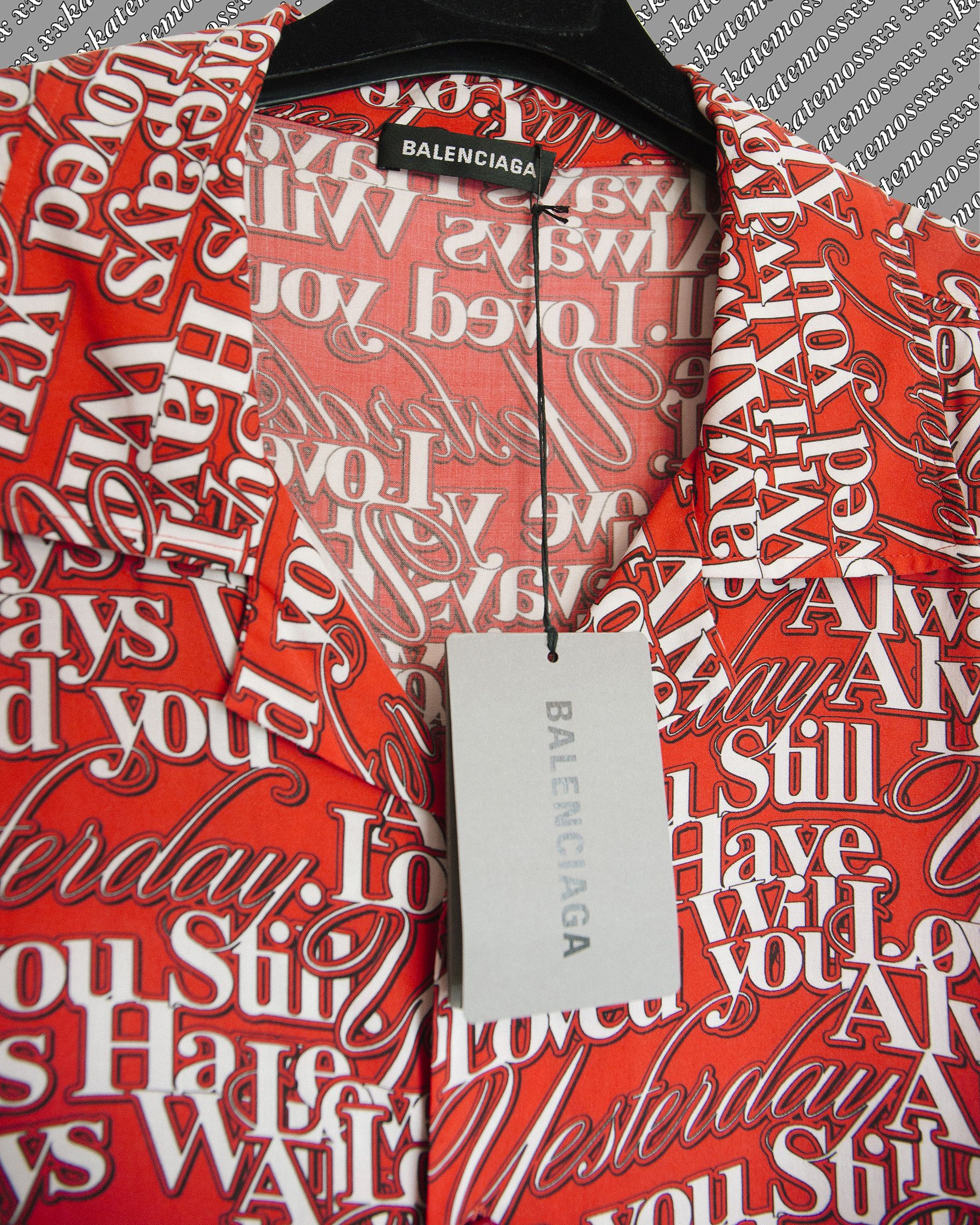 Balenciaga Balenciaga SS2019 Runway Poem-print Oversized Shirt in Red Size US XXS / EU 40 - 2 Thumbnail