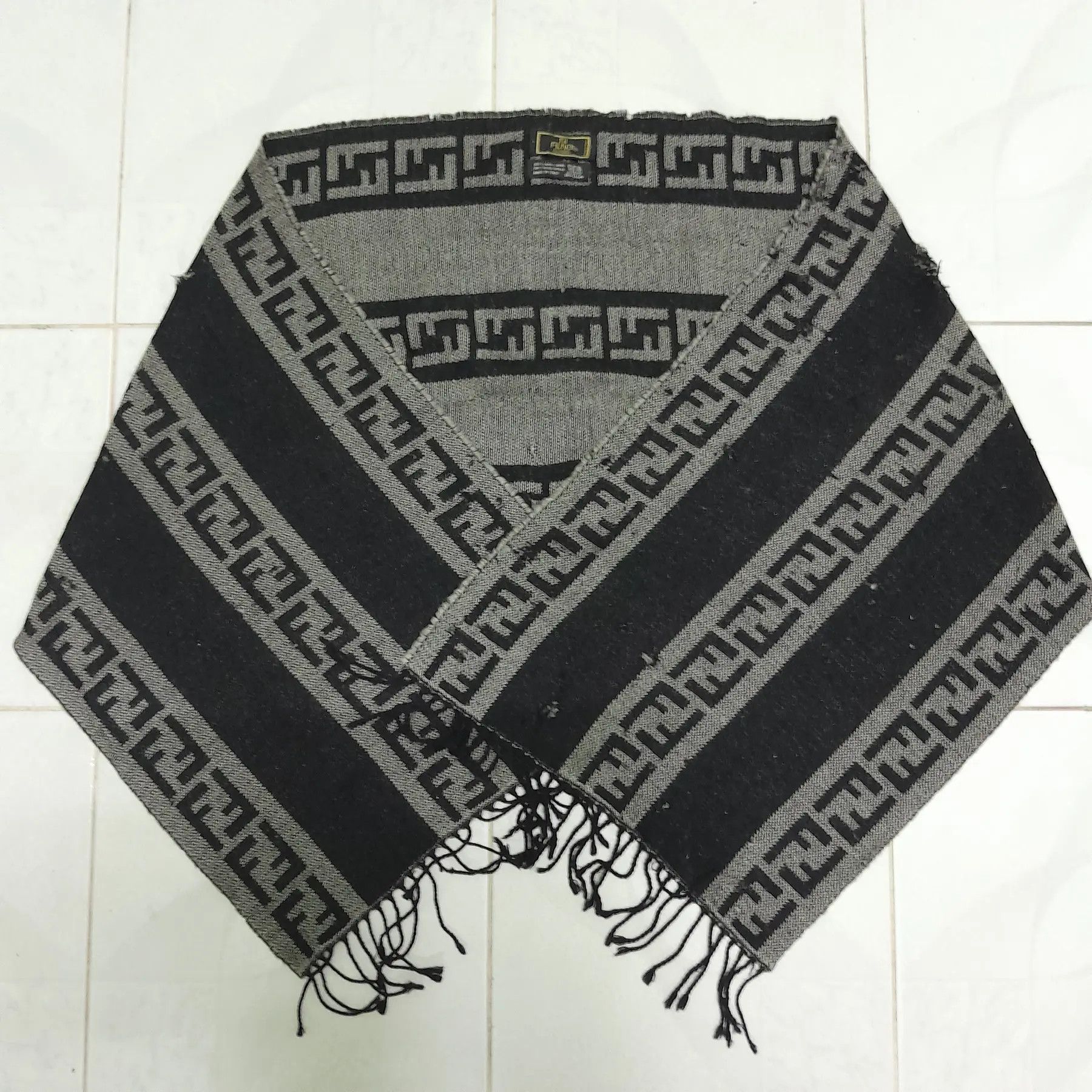 Fendi 💥FINAL DROP💥DISTRESSED VERY WORN FENDI UNISEX WOOL SCARVES Size ONE SIZE - 2 Thumbnail