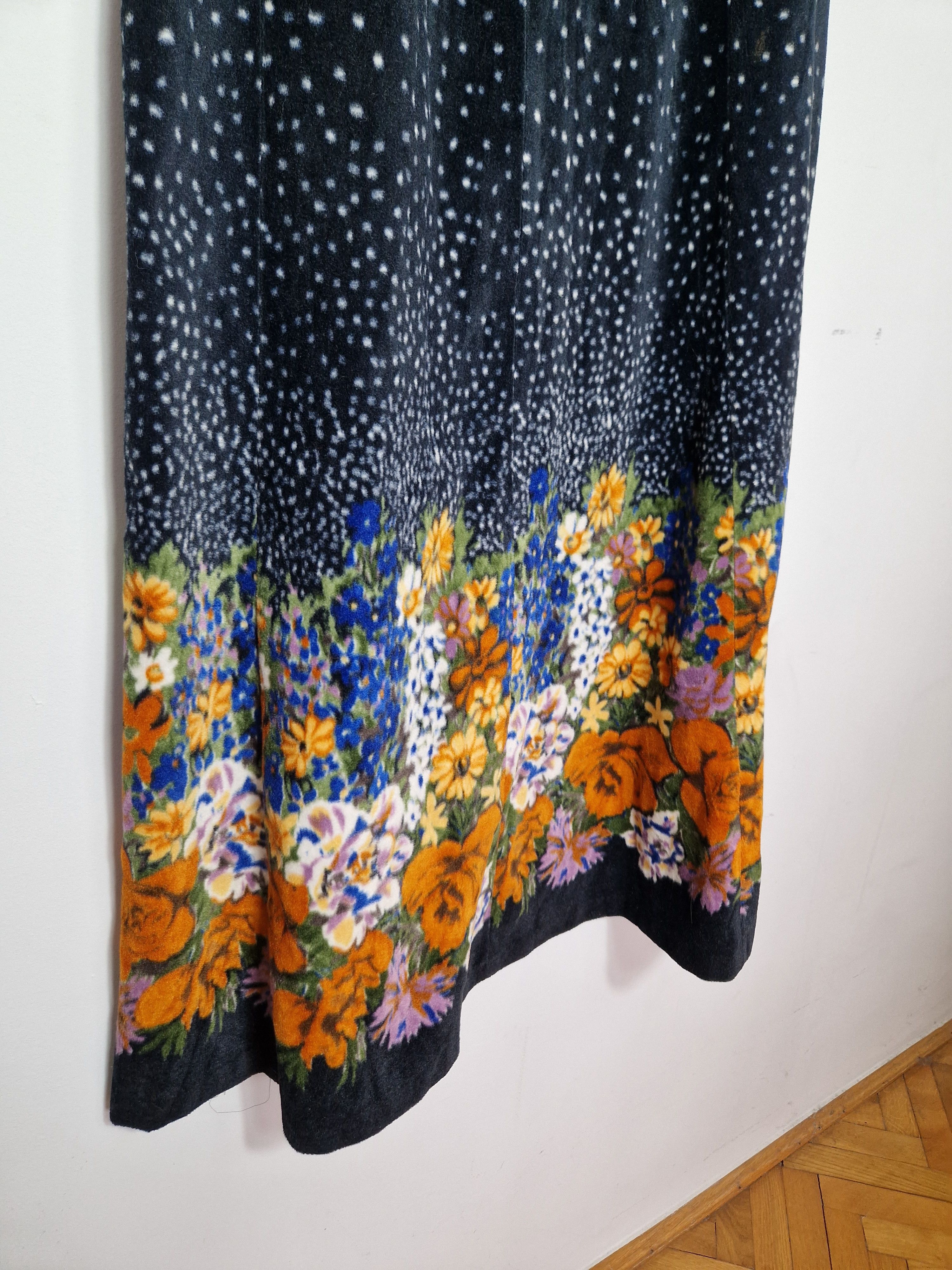 Japanese Brand × Vintage floral velvet maxi skirt vintage y2k japanese kenzo Size 26" / US 2 / IT 38 - 9 Thumbnail