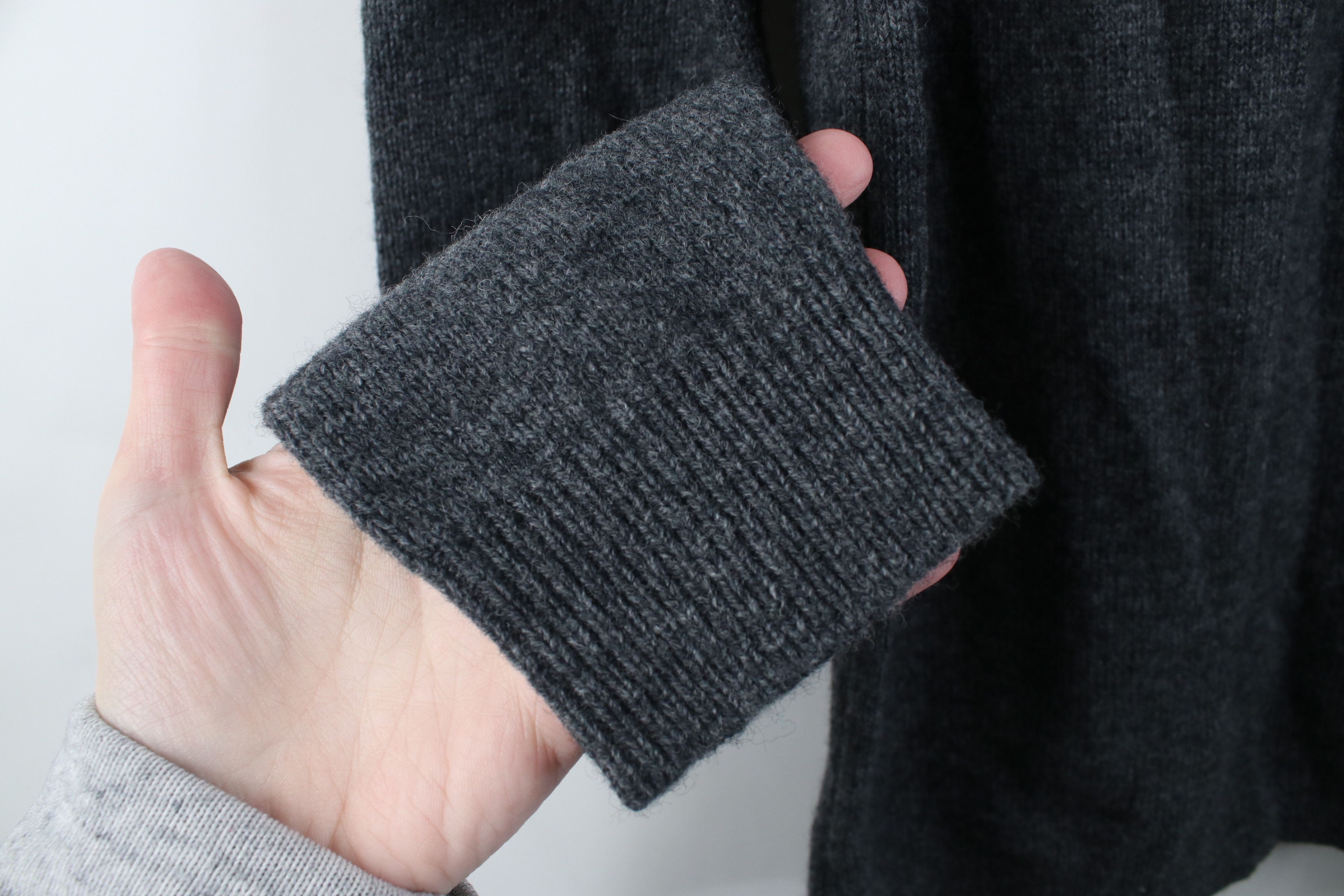 Vintage WoolOvers Wool Overs Wool Knit V-Neck Sweater Heather Gray Size US S / EU 44-46 / 1 - 5 Thumbnail