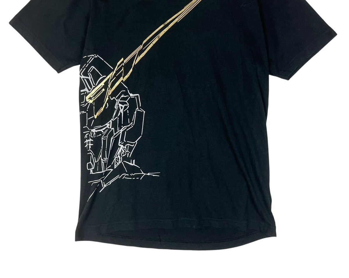 Anime × Uniqlo Gundam x Uniqlo T shirt Size US L / EU 52-54 / 3 - 4 Thumbnail