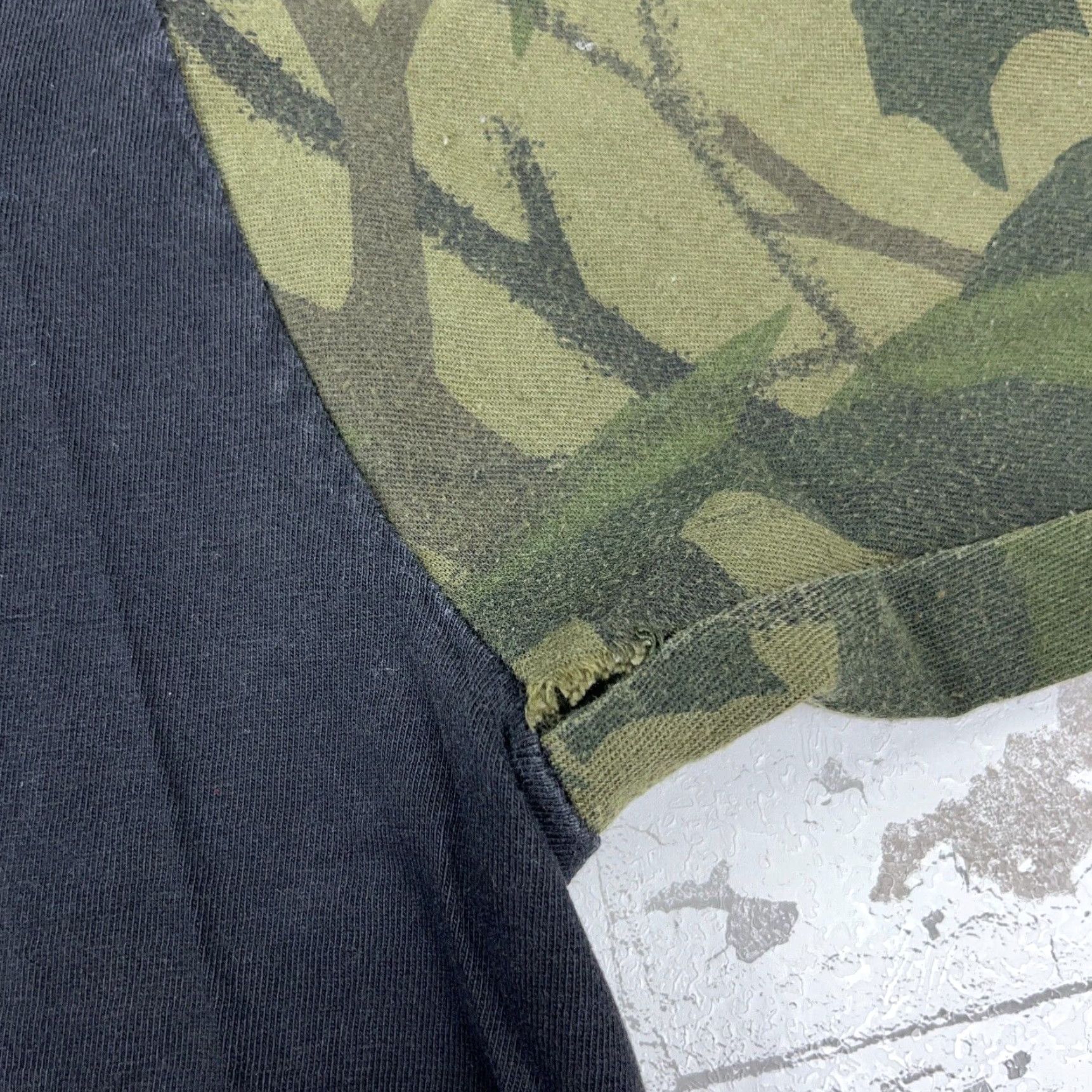 Vintage VINTAGE Men Large Black Hunting Graphic Print T-Shirt 80s Deer Outdoor Camouflage Tee's Unlimited Size US L / EU 52-54 / 3 - 5 Thumbnail