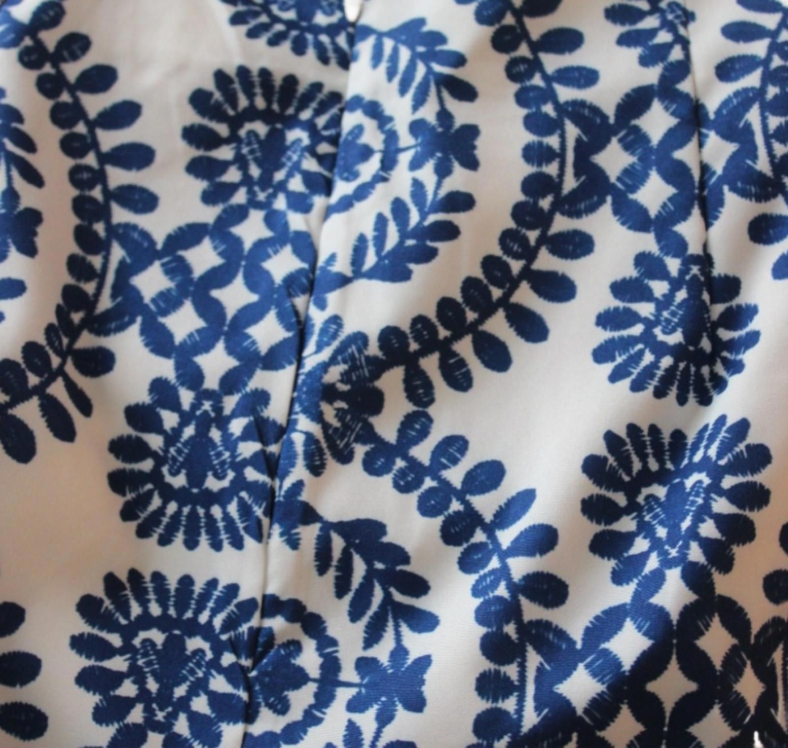 Shein SHEIN Blue and White Printed Wrap Skirt with Tie Detail Sz M Size 32" / US 10 / IT 46 - 5 Thumbnail