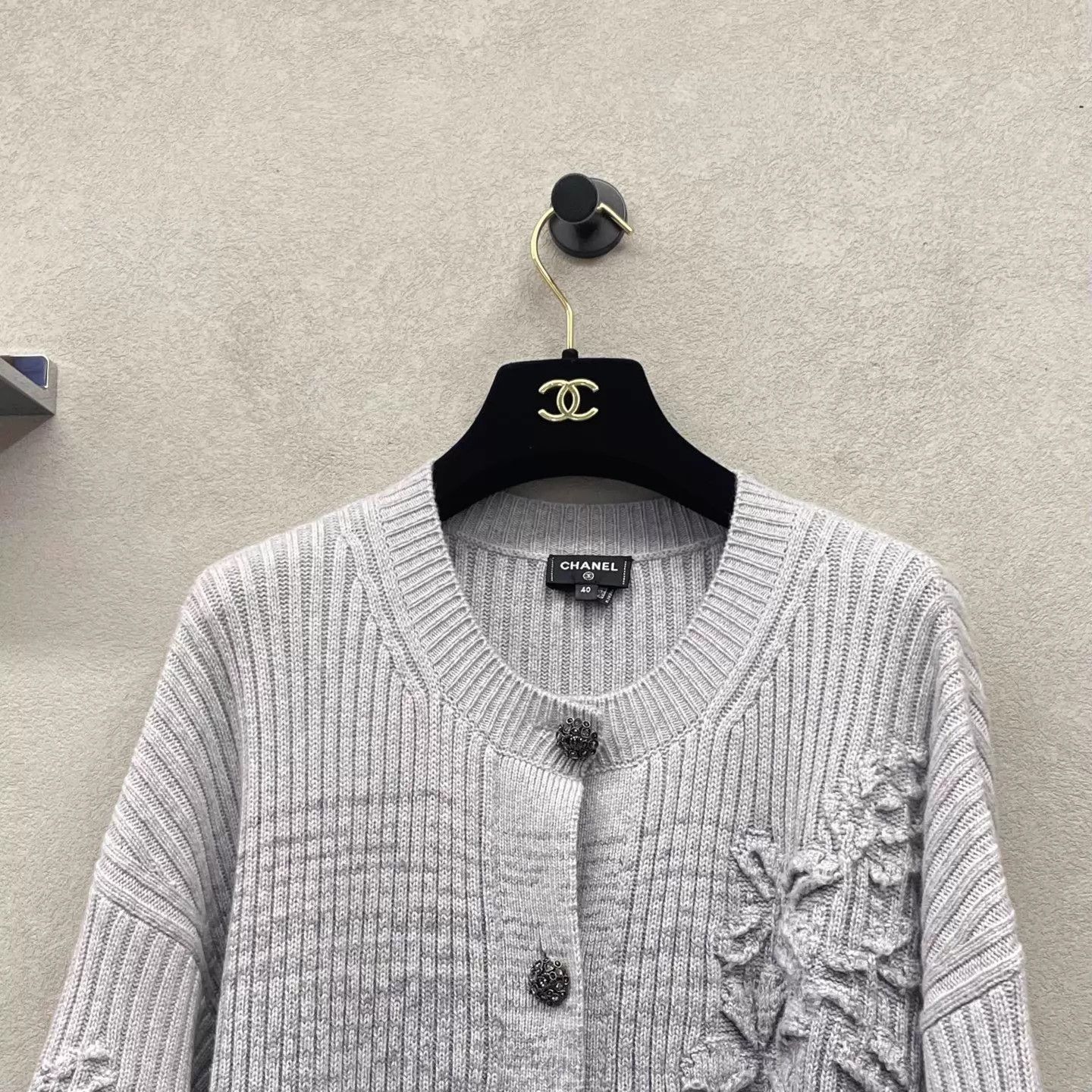 Chanel Chanel ombre gray 3D floral cardigan 40 Size M / US 6-8 / IT 42-44 - 4 Thumbnail