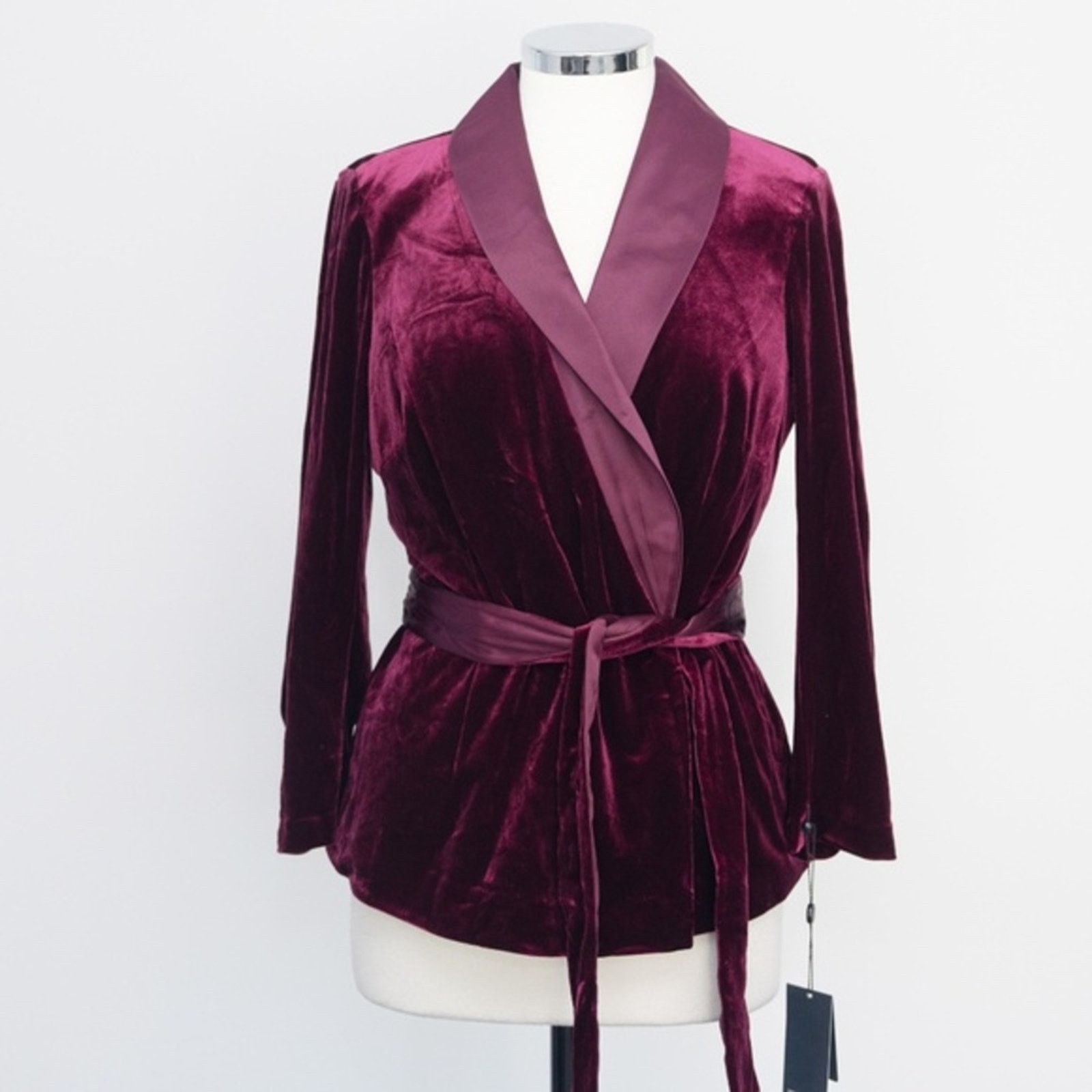 Adrianna Papell Adrianna Pappel. Velvet Satin Lapel Tuxedo Jacket. Size L / US 10 / IT 46 - 1 Thumbnail