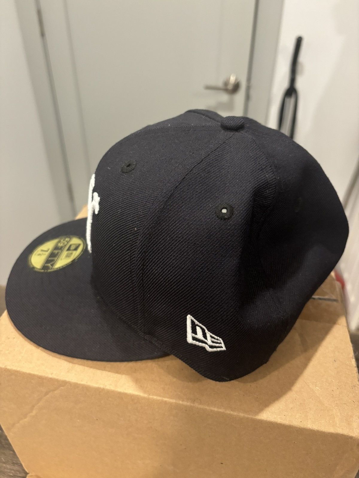 New Era New Era Yankee TMark “Hip-Hop 50th Anniversary” Fitted 7 1/4 Size ONE SIZE - 4 Thumbnail