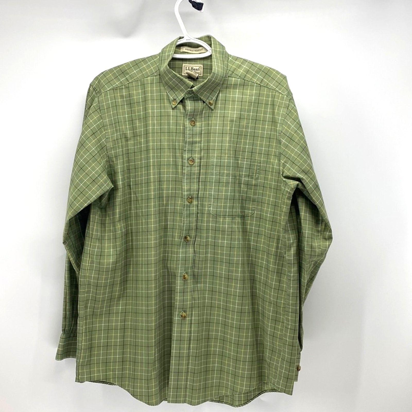L.L. Bean L.L. Bean wrinkle resistant 100% cotton button down size M Size US M / EU 48-50 / 2 - 1 Thumbnail