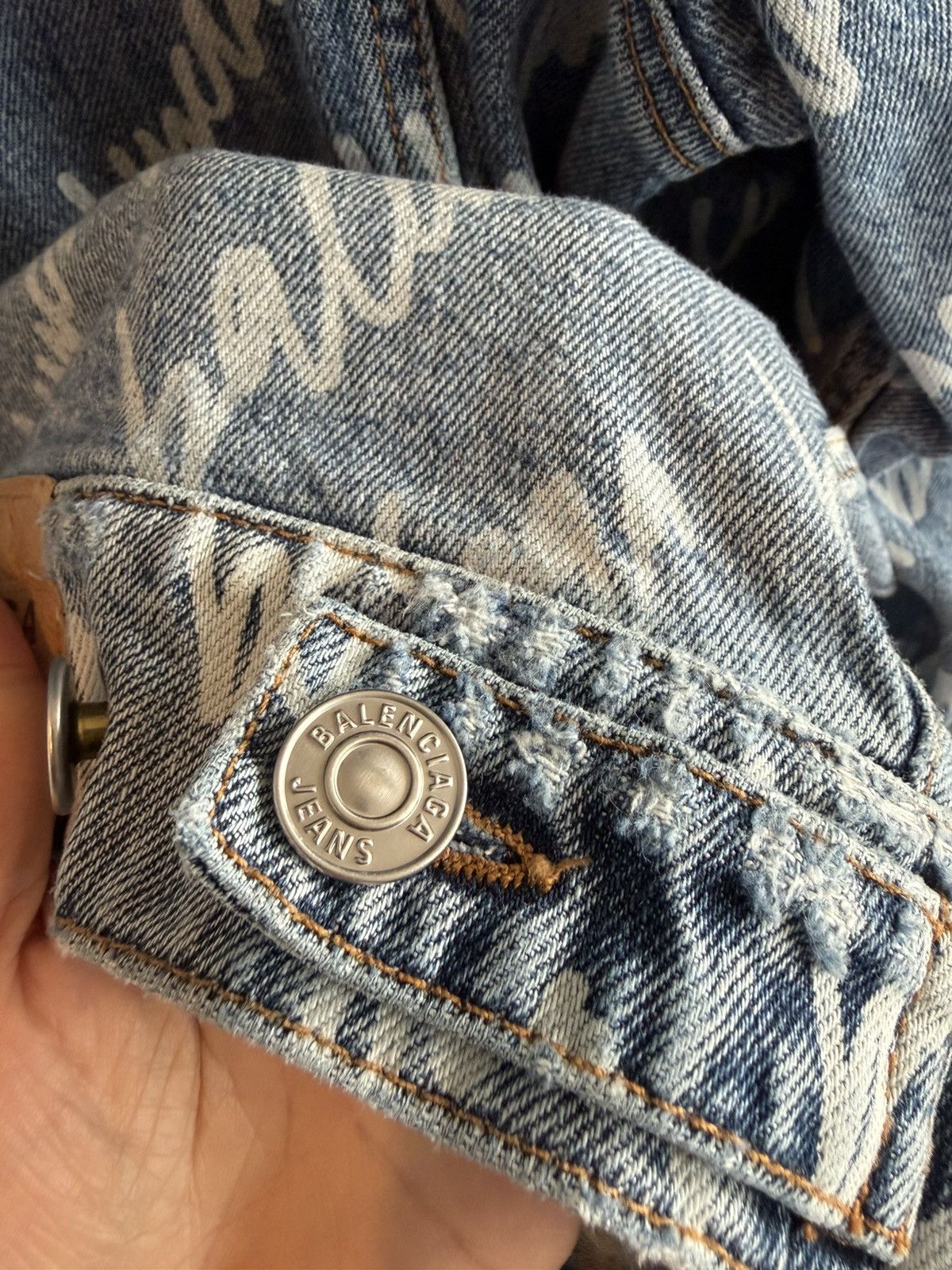 Balenciaga Balenciaga All Over Logo Denim Jacket Size US M / EU 48-50 / 2 - 9 Thumbnail