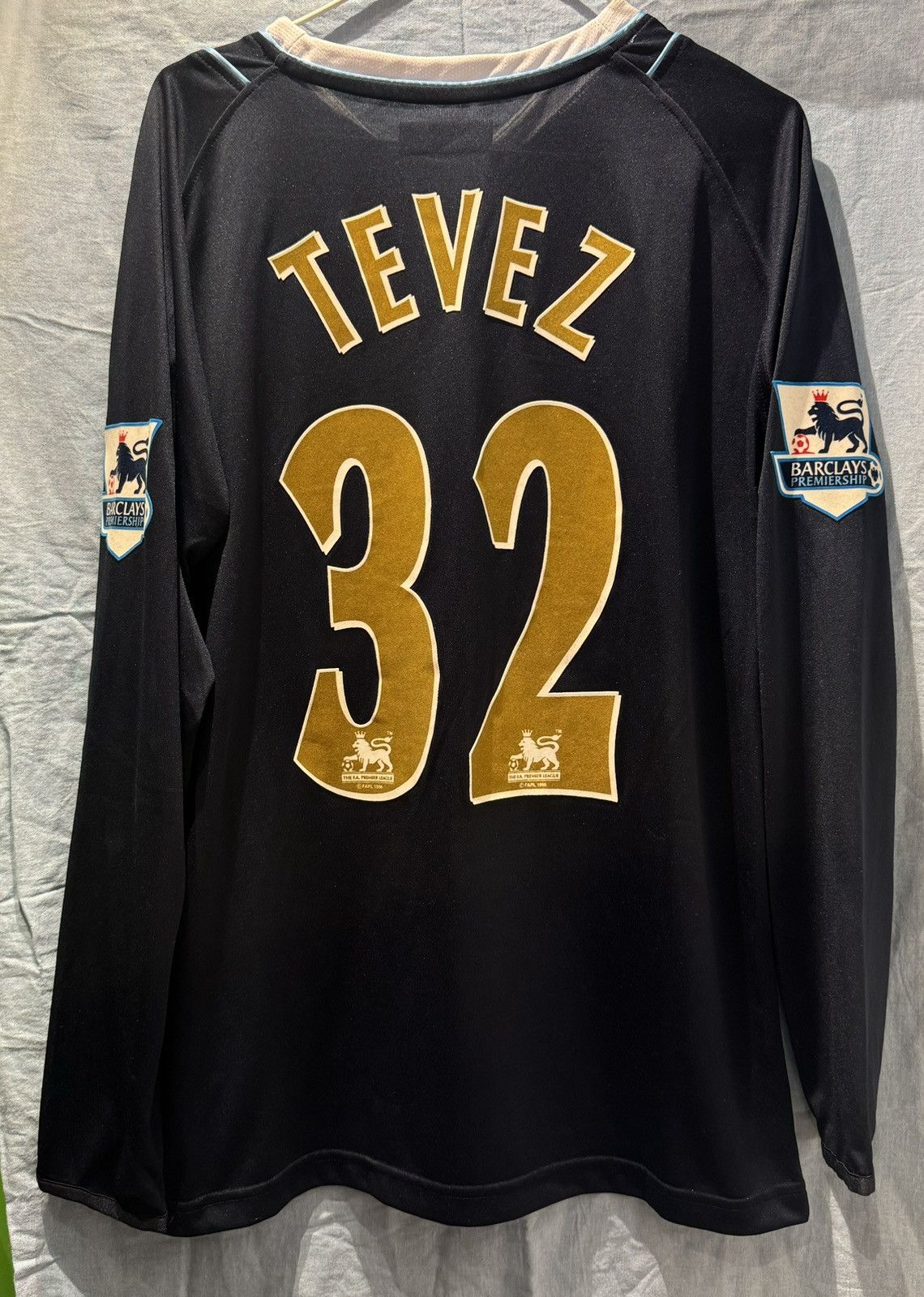 Reebok West ham 06/07 Longsleeves away #32 Tevez Size US L / EU 52-54 / 3 - 2 Thumbnail