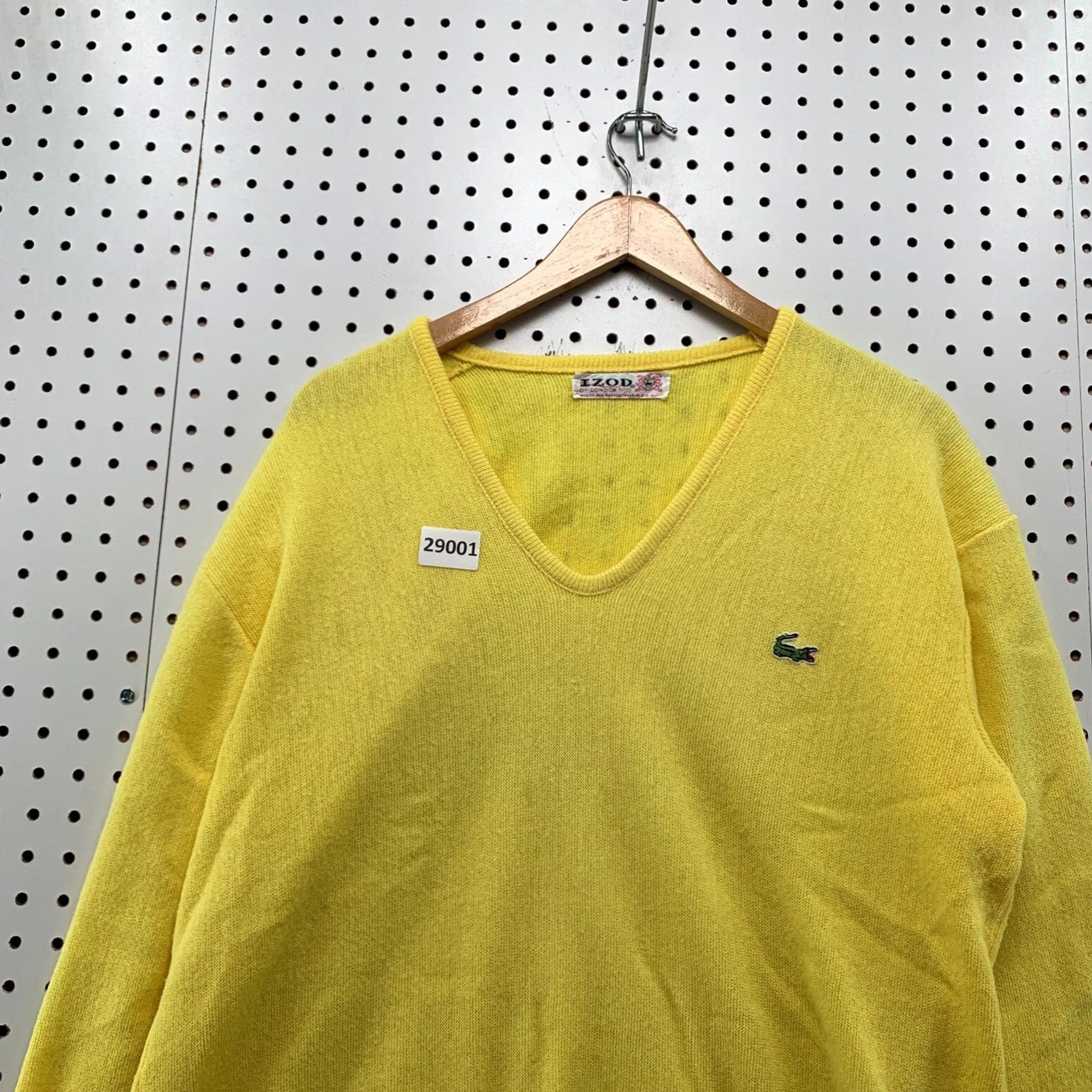 Izod VINTAGE Izod Lacoste Sweater Mens Large Yellow Knit Long Sleeve V-Neck Pullover 90s Size US L / EU 52-54 / 3 - 6 Thumbnail