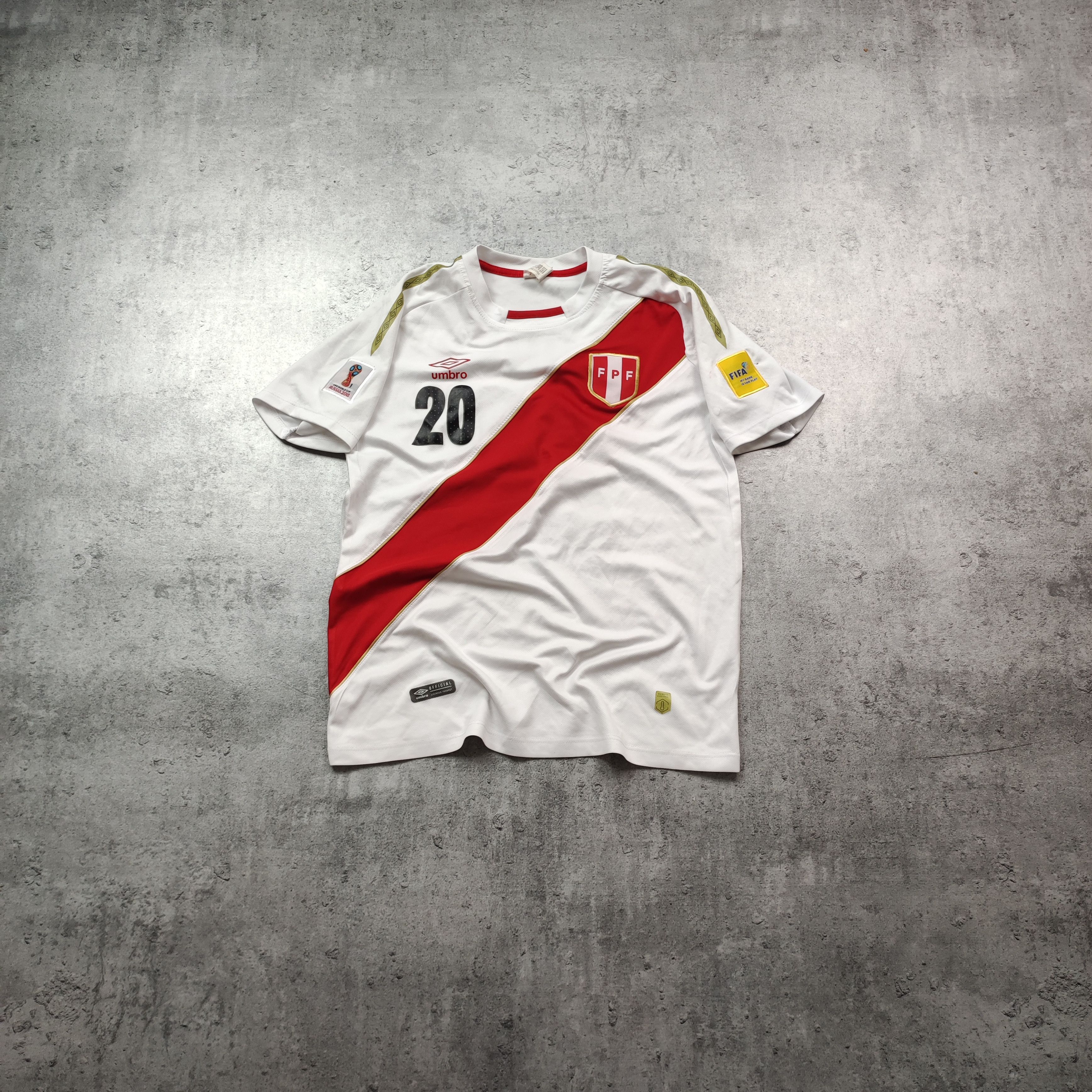Vintage FIFA World Cap 2018 Peru #20 Flores Home Football Jersey Size US S / EU 44-46 / 1 - 1 Thumbnail