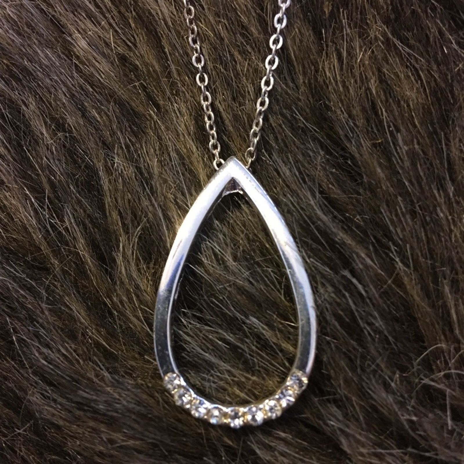Jewelry Silver tone crystal teardrop pendant w/chain Size ONE SIZE - 6 Thumbnail