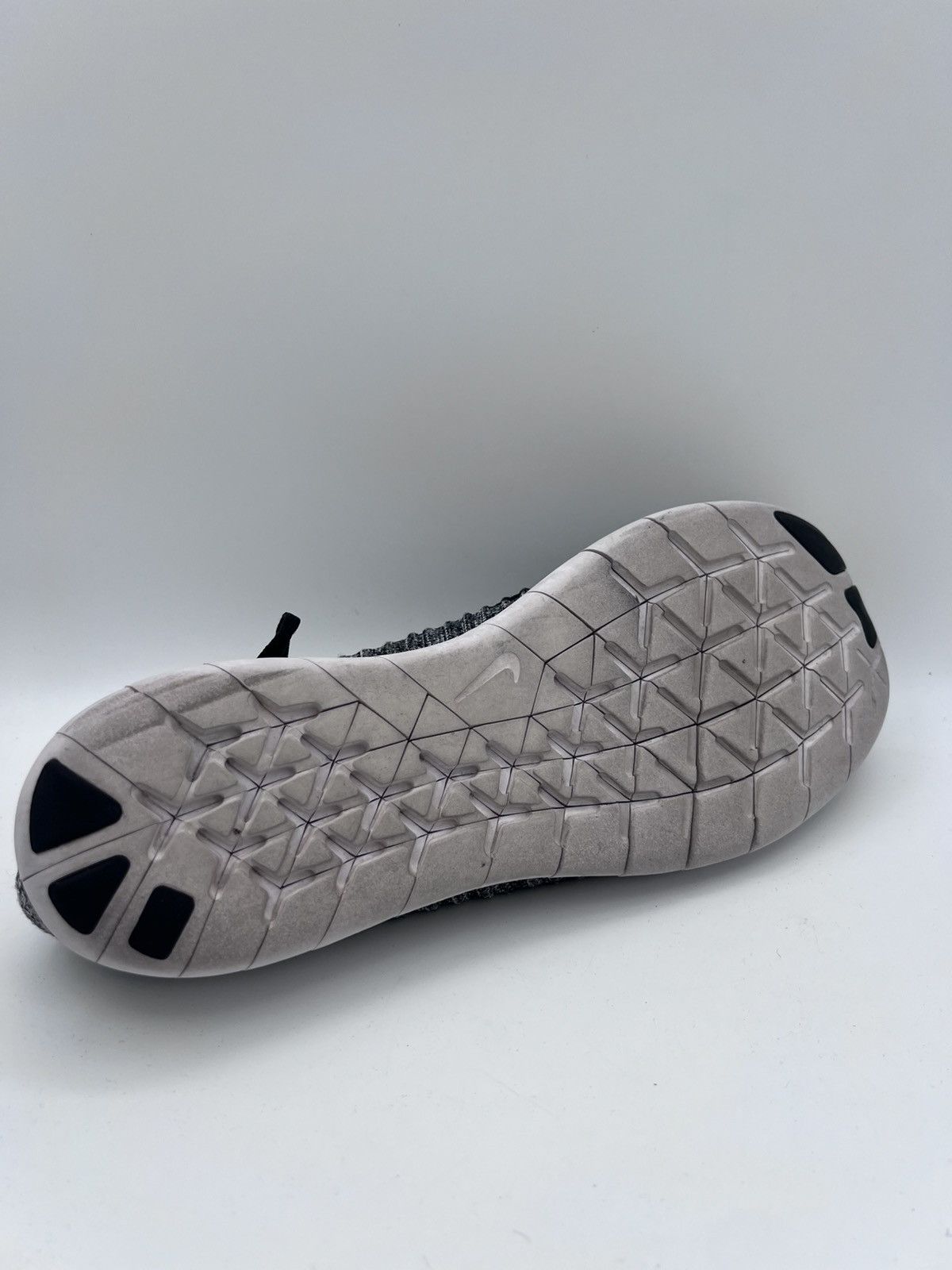 Nike Nike Free RN Flyknit Gray Knit Athletic Running Mens 11.5 Size US 11.5 / EU 44-45 - 8 Thumbnail