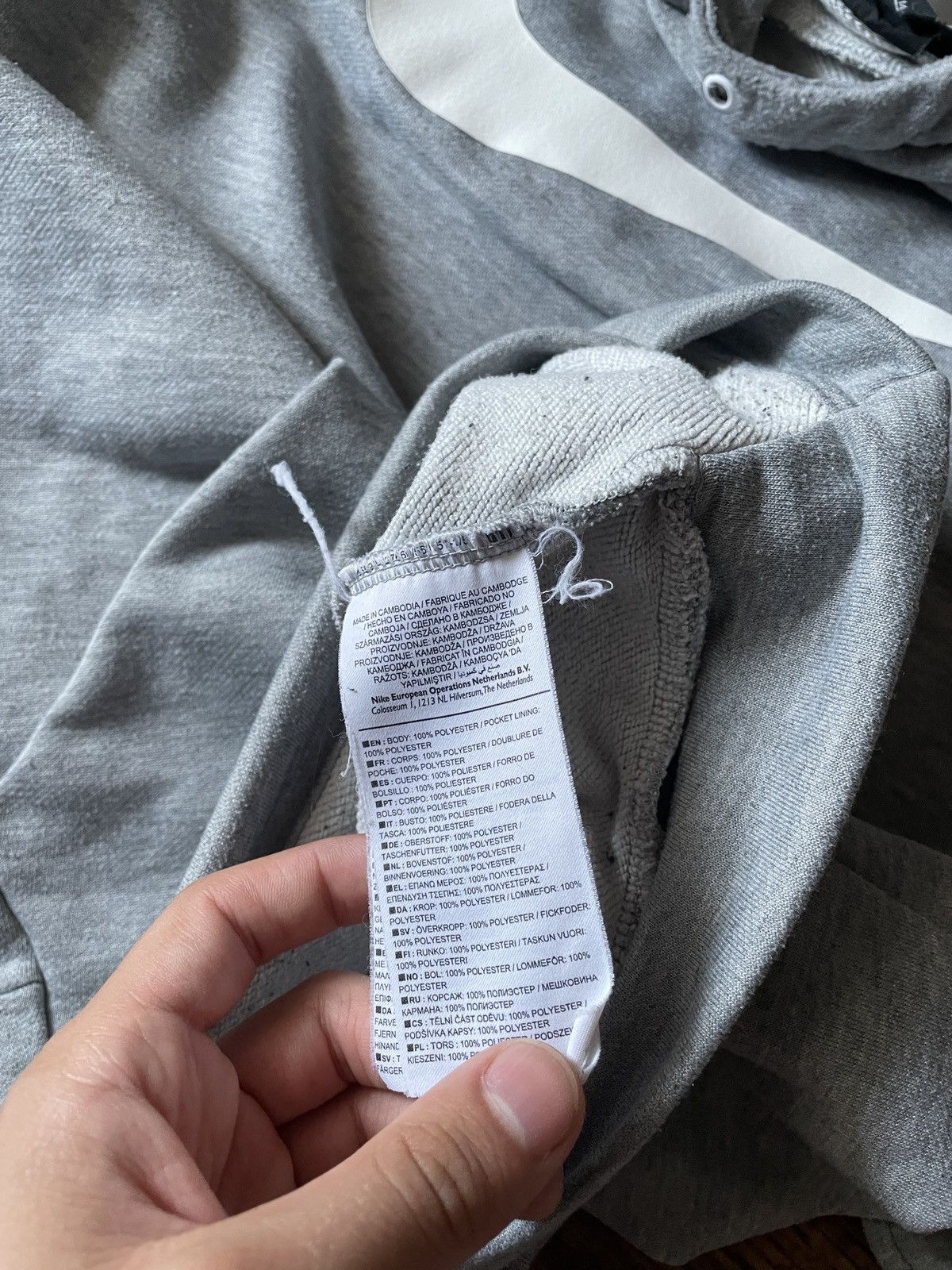 Nike vintage Nike Hoodie Y2K Faded style Japanese Size US M / EU 48-50 / 2 - 5 Thumbnail