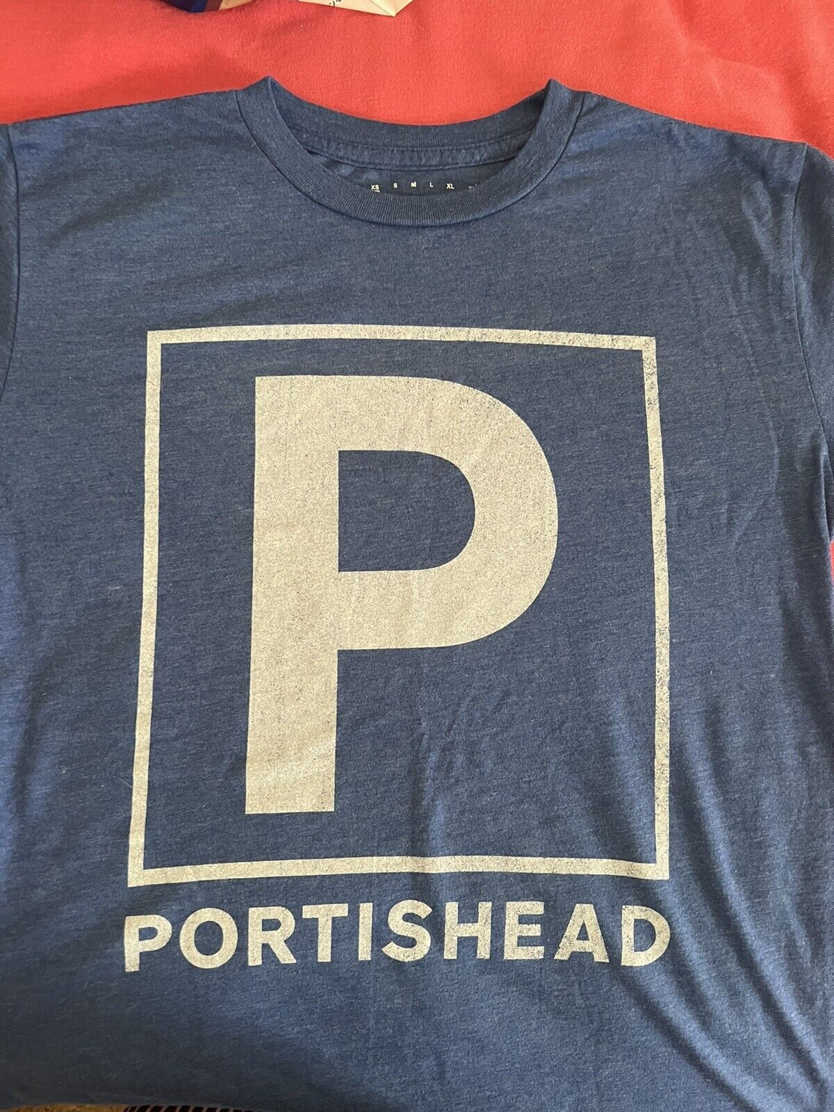 Band Tees Portishead Beth Gibbons Merchandise T-shirt. Size XS / US 0-2 / IT 36-38 - 1 Thumbnail