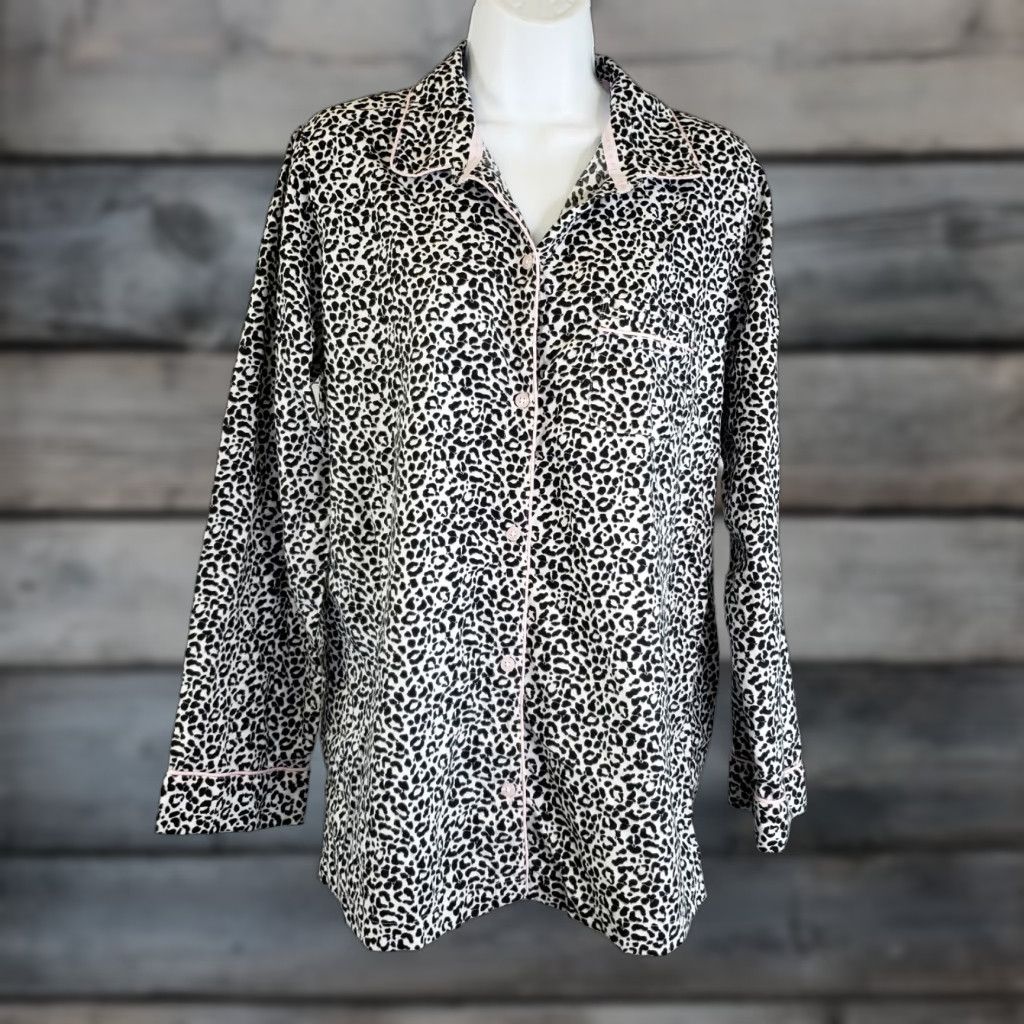 Victoria's Secret Victoria's Secret Women Pajama Top Long Sleeve Button Front Black Cotton M Medium pajamas Top Nightwear Womens Size M / US 6-8 / IT 42-44 - 1 Thumbnail