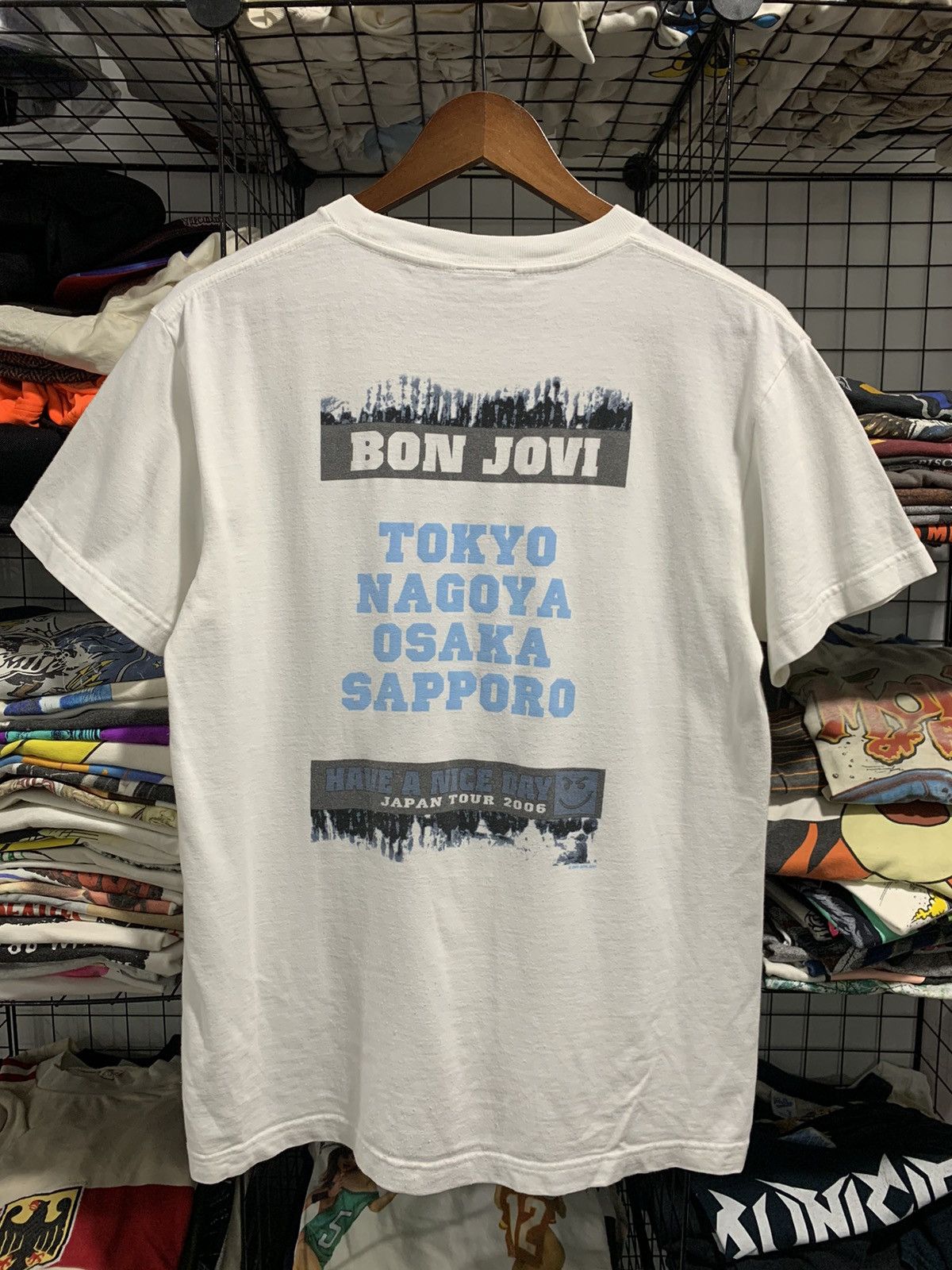 Bon Jovi × Vintage Vintage Bon Jovi Japan Tour 2006 Tshirt Size US S / EU 44-46 / 1 - 2 Thumbnail