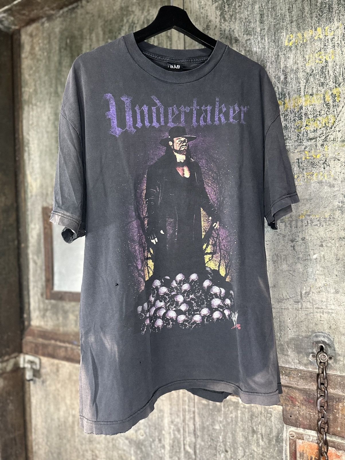 WWE VINTAGE WWE UNDERTAKER SHIRT SZ XL SUN FADED RARE Size US XL / EU 56 / 4 - 1 Thumbnail
