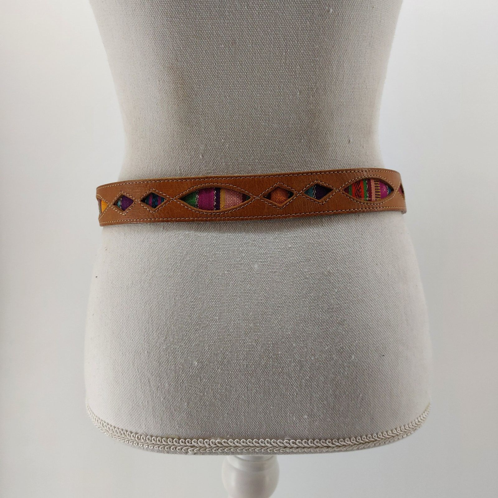 Vintage Women's Hand Woven Guatemalan Leather Belt Size Medium Size ONE SIZE - 3 Thumbnail