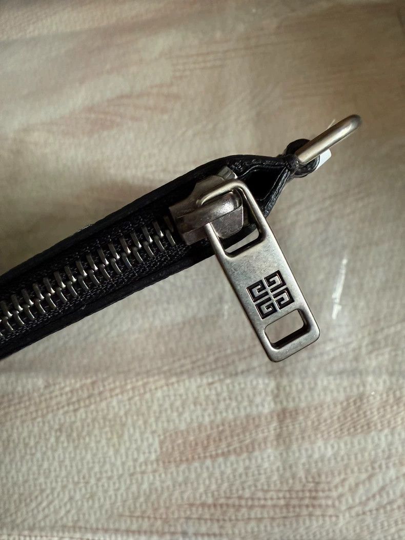 Givenchy Givenchy Lion Pattern Printed Zipper Small Calfskin Handba Size ONE SIZE - 3 Thumbnail