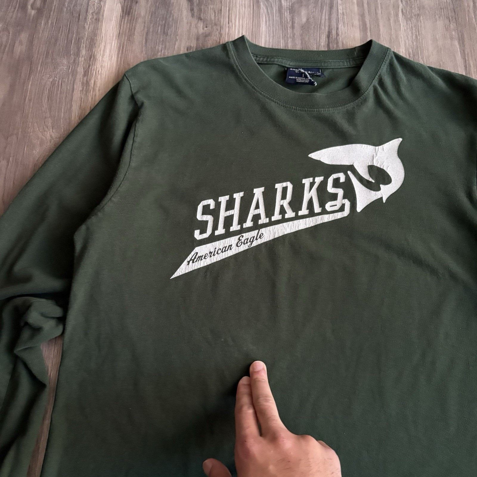 American Eagle Outfitters × Vintage Vintage American Eagle T-Shirt Men's Size S Green Sharks Size US S / EU 44-46 / 1 - 3 Thumbnail