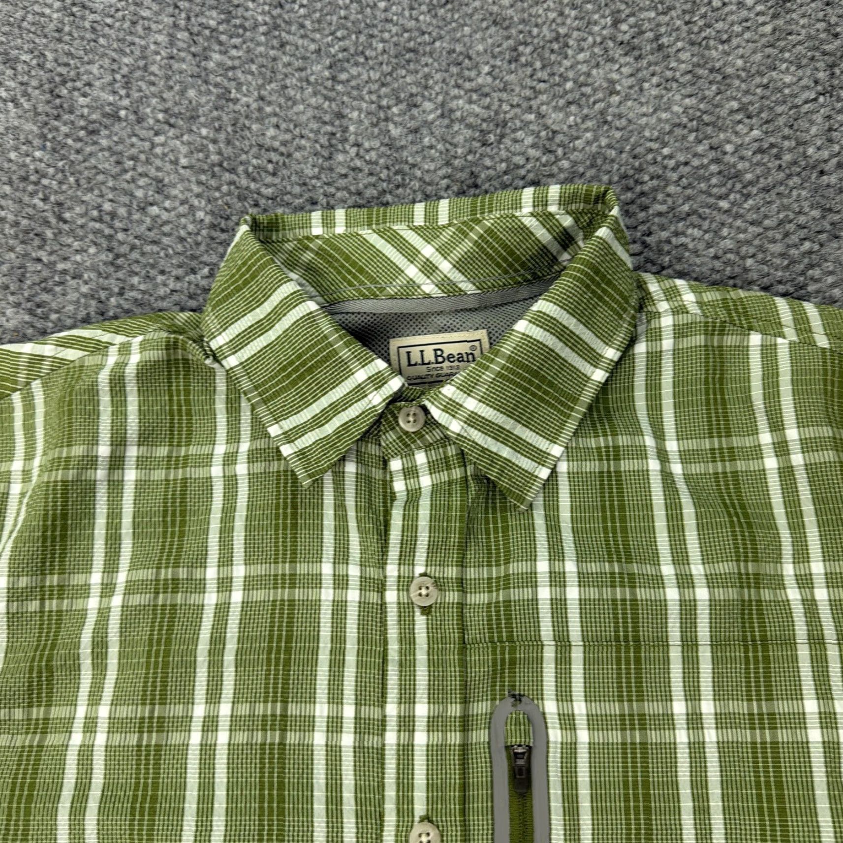 Vintage LL Bean Shirt Mens M Green Plaid Lightweight Button-Down Outdoor with Pockets Zip Pocket Size US M / EU 48-50 / 2 - 3 Thumbnail
