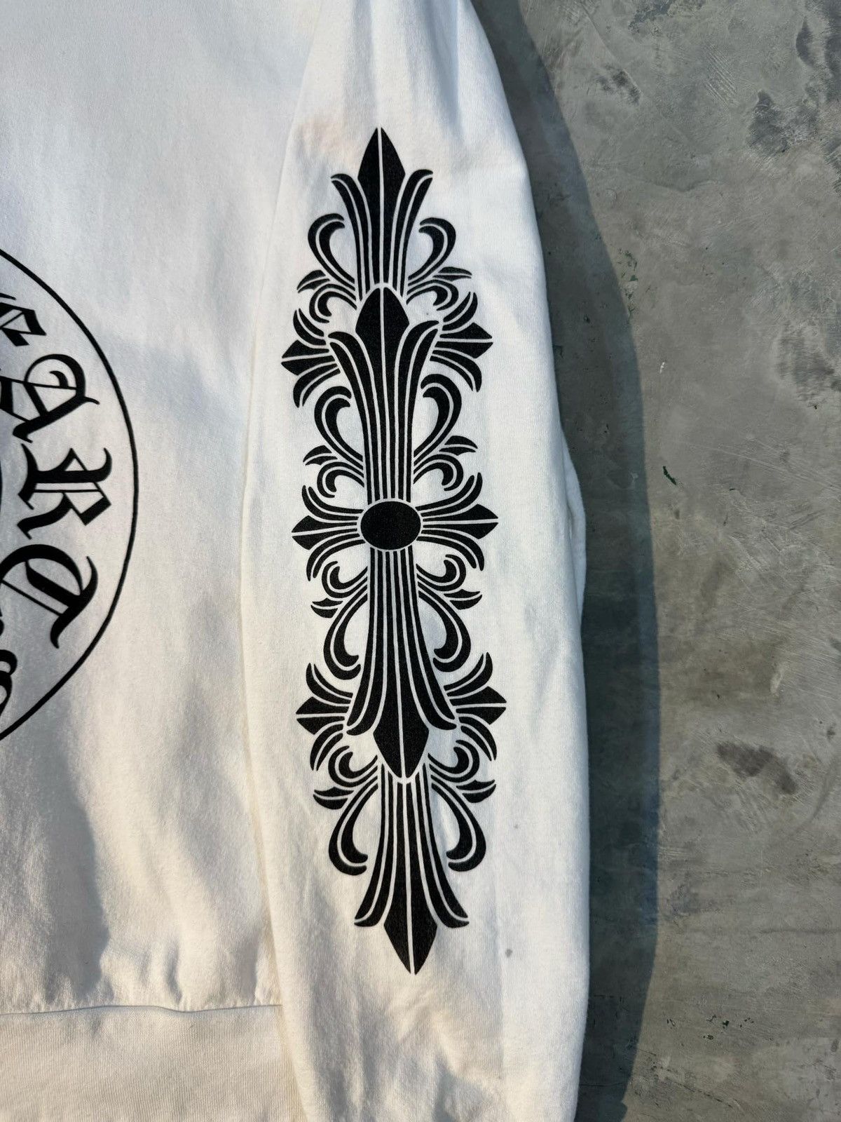 Chrome Hearts Chrome Hearts Horseshoe Floral White Crewneck Size US XL / EU 56 / 4 - 3 Thumbnail