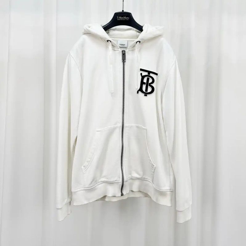 Burberry Burberry Disney Embroidered White Long Sleeve Hoodie Size US S / EU 44-46 / 1 - 1 Thumbnail